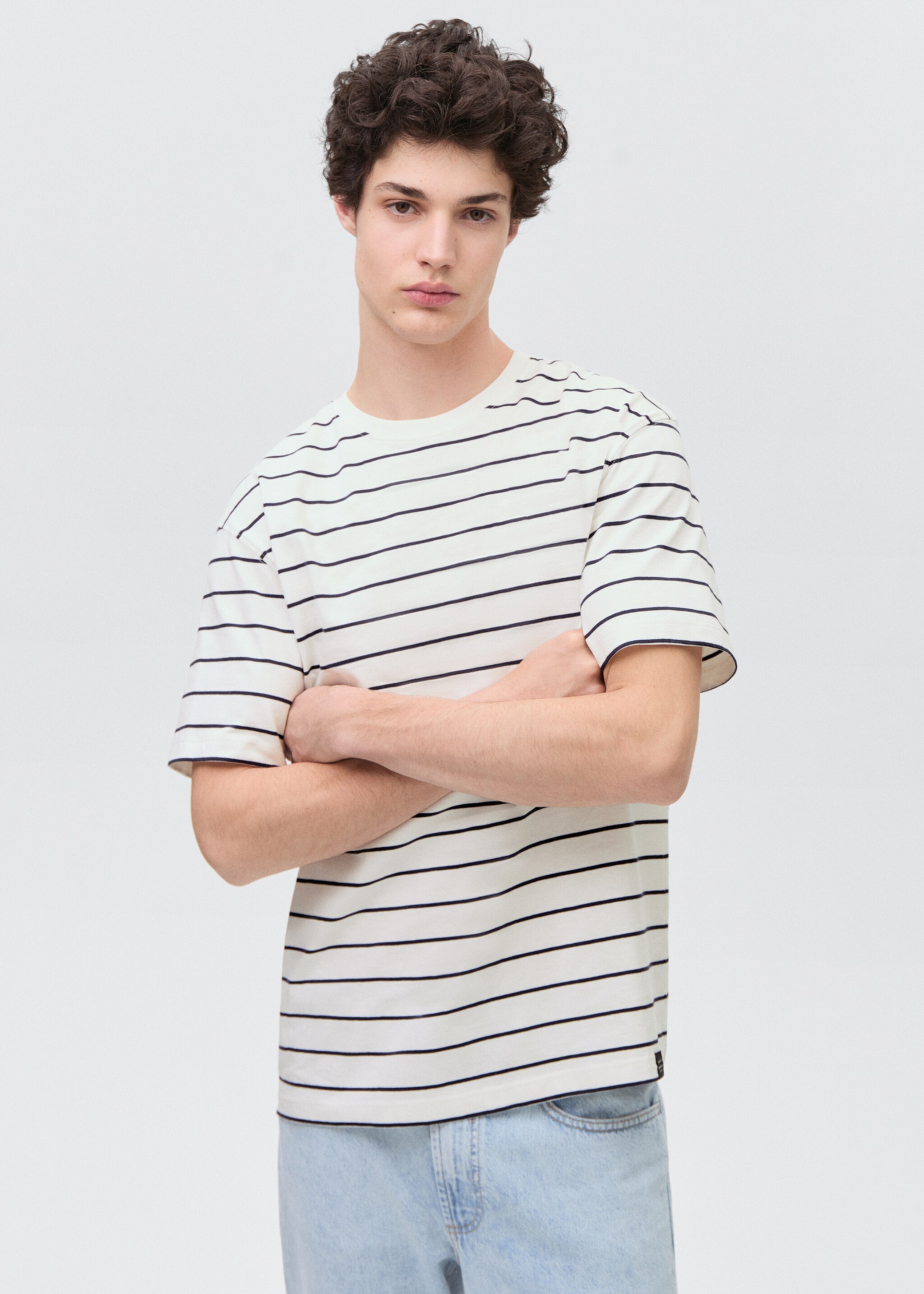 Striped short-sleeved t-shirt - Medium plane