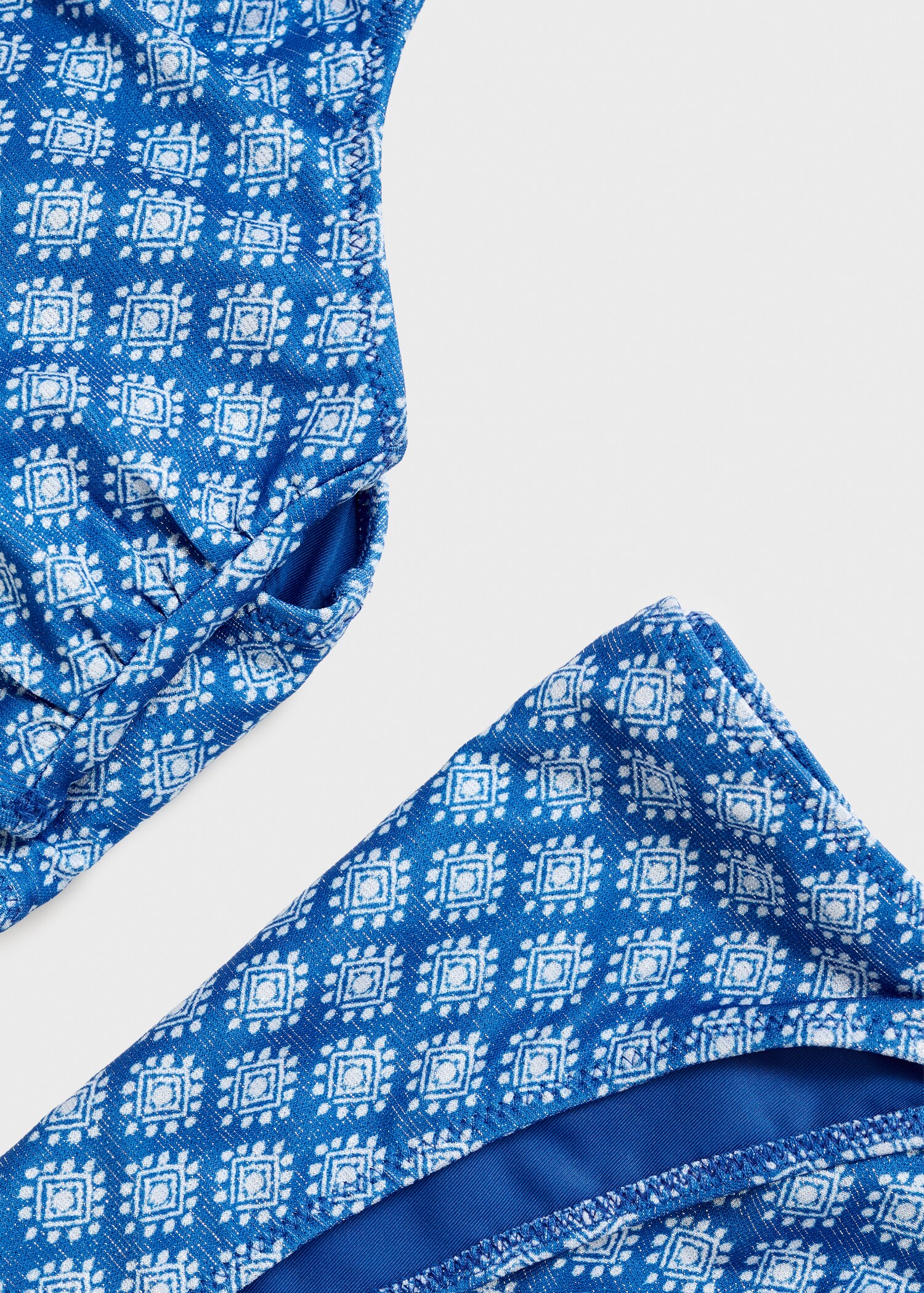 Asymmetrical printed bikini - Details of the article 0