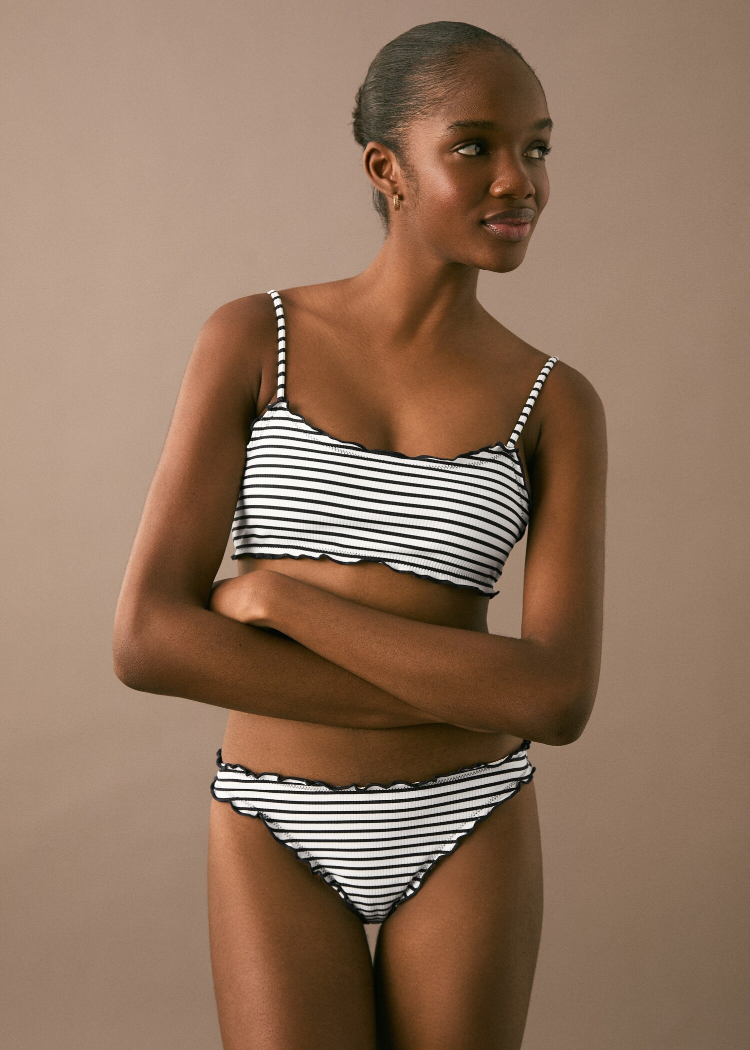 Striped bikini with trim - Medium plane