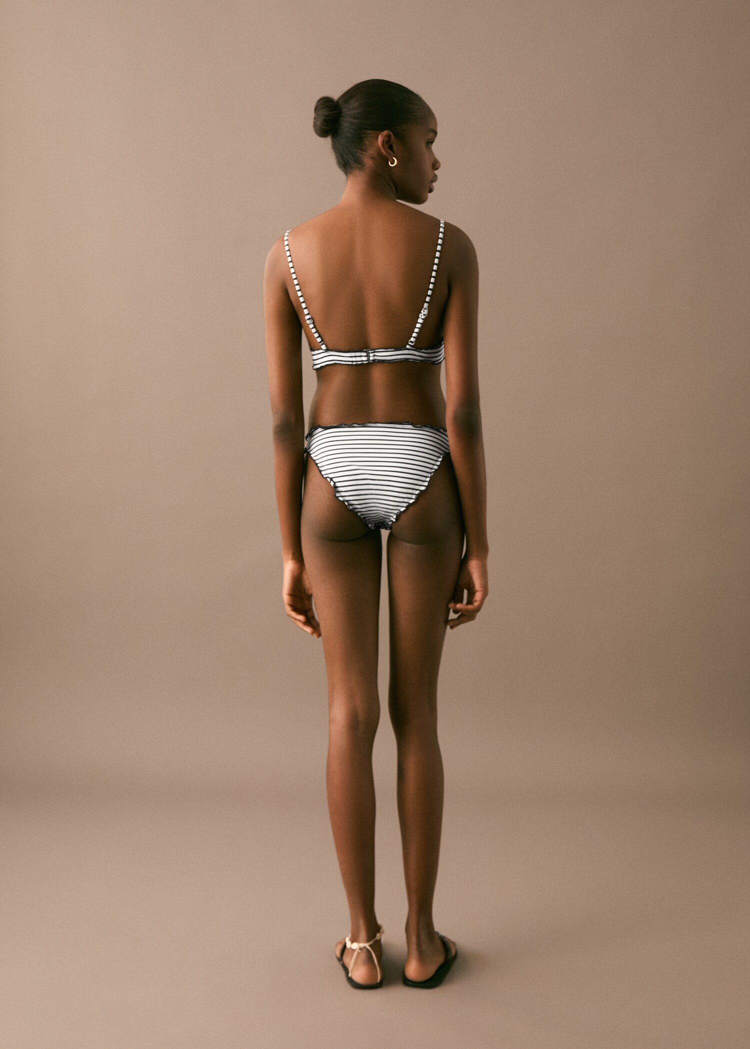 Striped bikini with trim - Reverse of the article