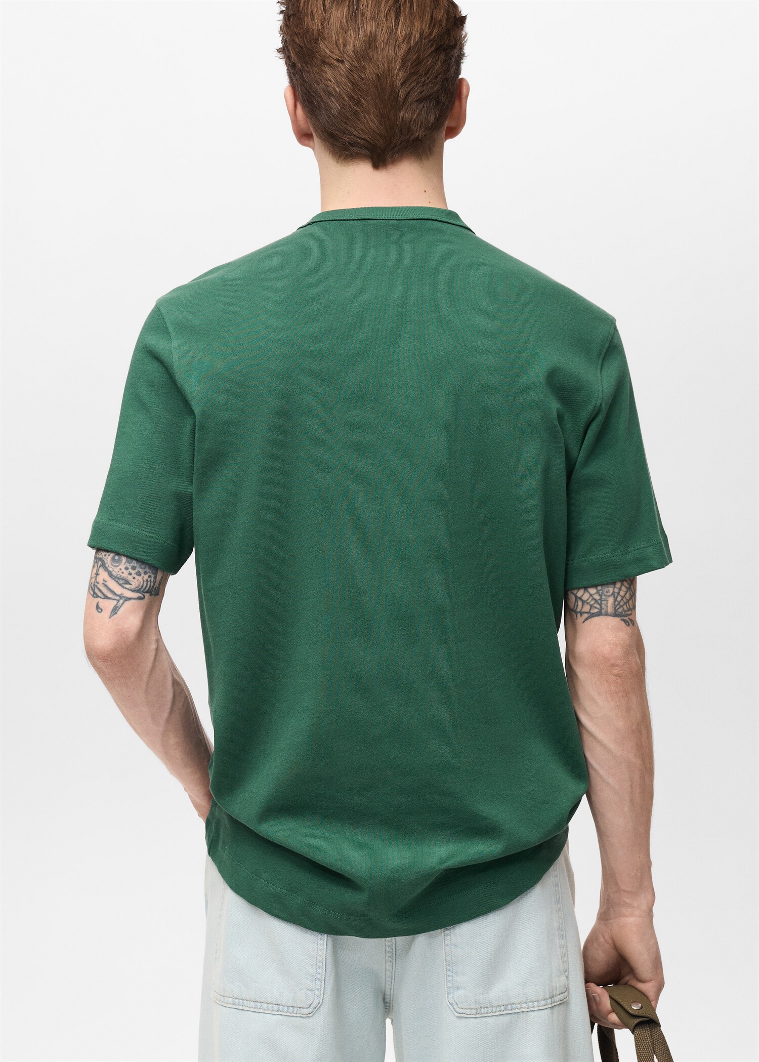 Camiseta 100% algodón bordada - Reverso del artículo