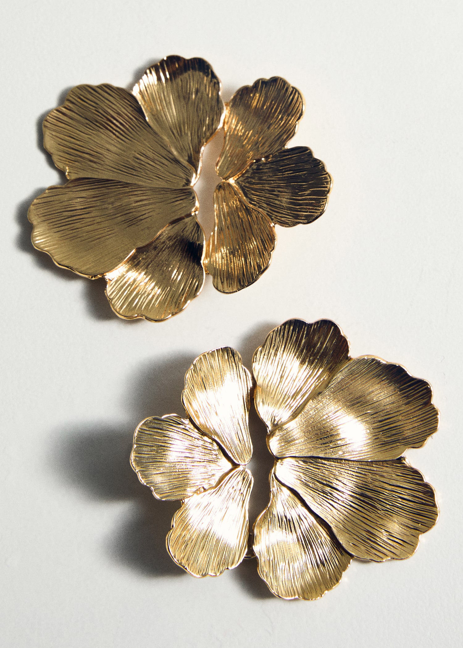 Brincos de flores com textura - Pormenor do artigo 5