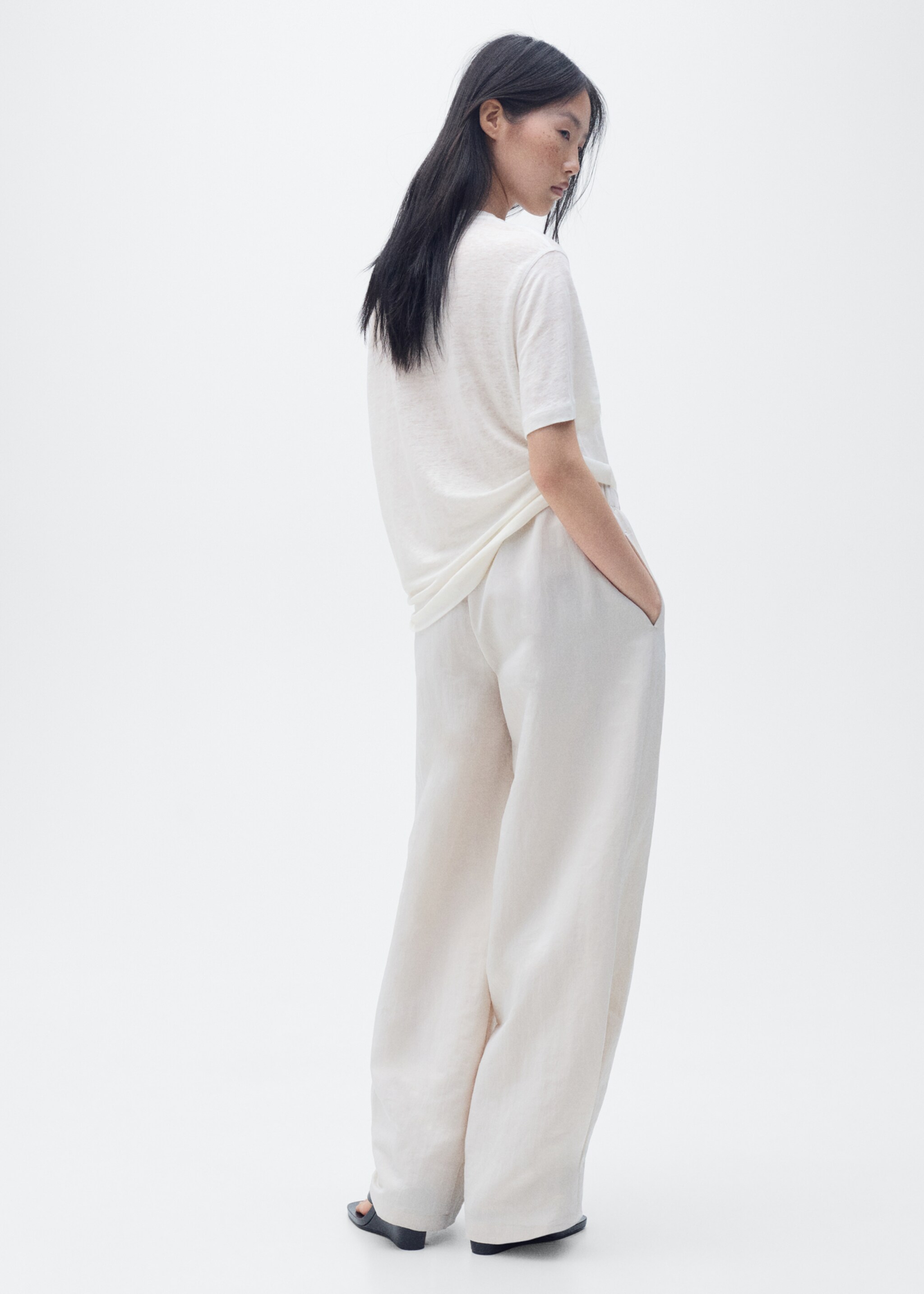 Short-sleeved linen t-shirt - Reverse of the article