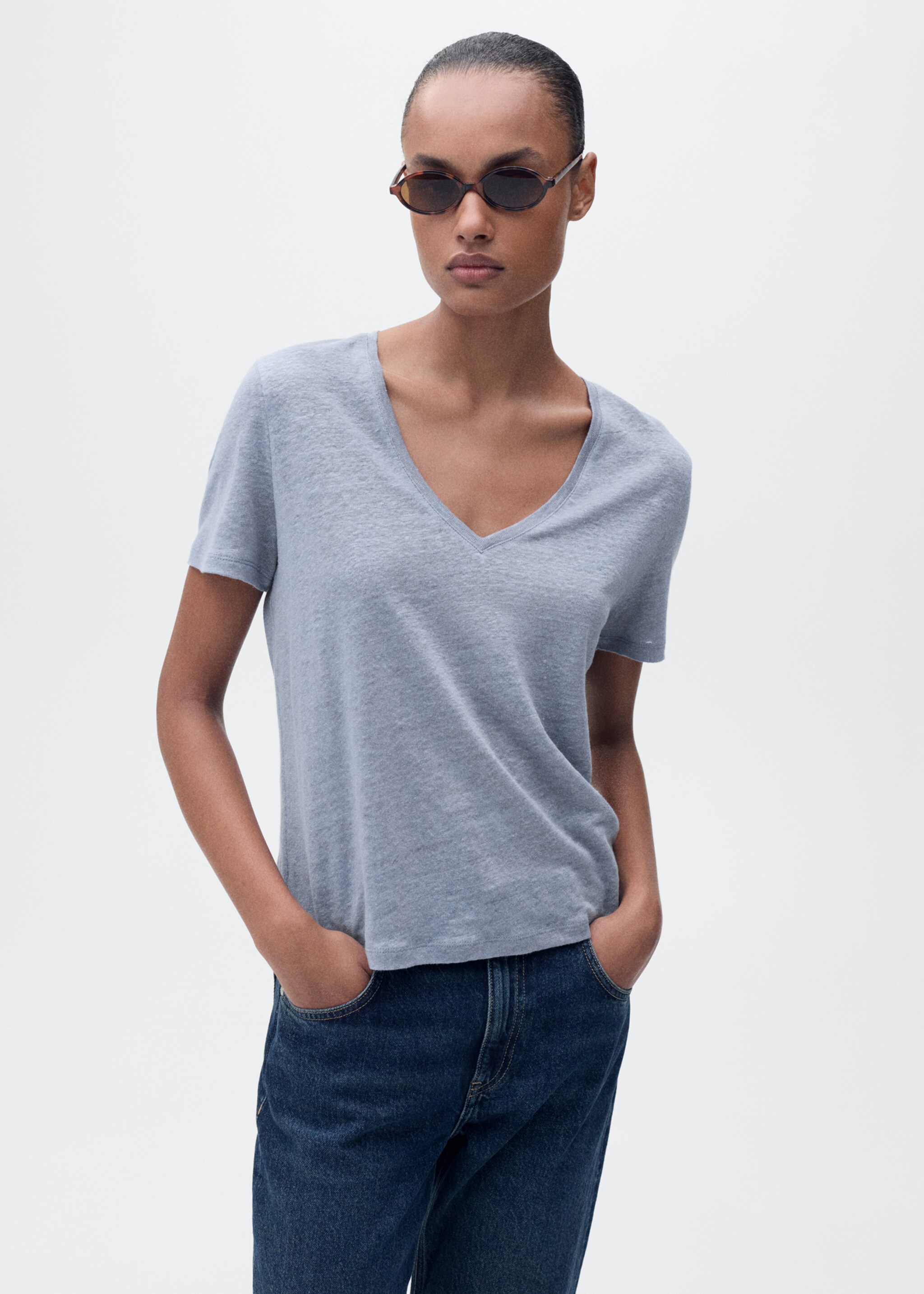 V-neck linen t-shirt - Medium plane