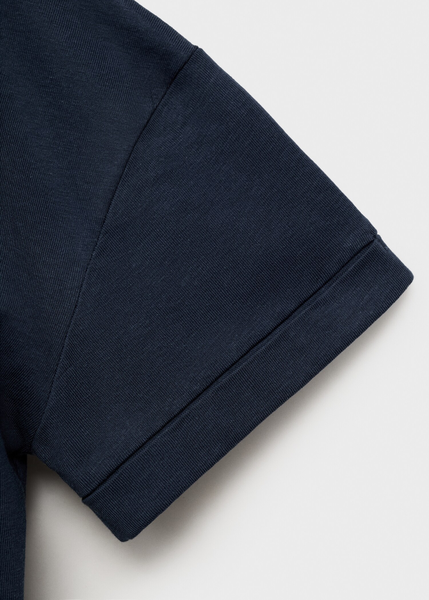 T-shirt z haftowanymi detalami - Szczegóły artykułu 0