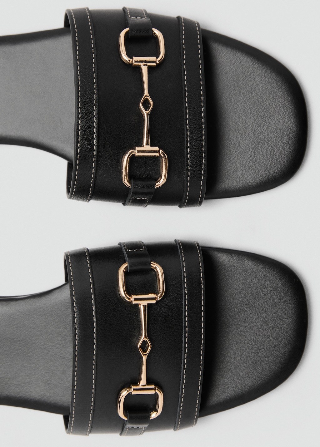 Buckle leather sandals