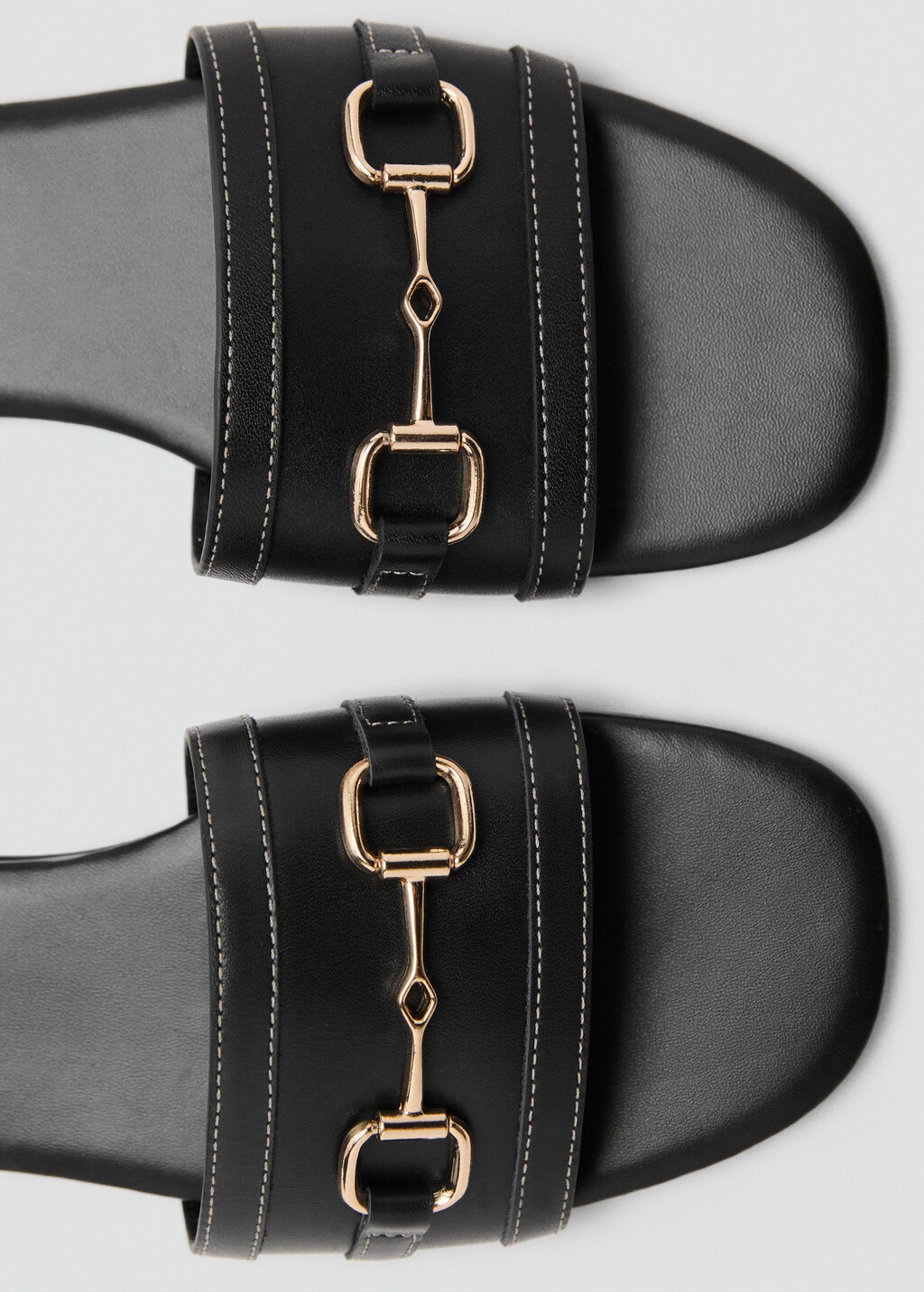 Buckle leather sandals