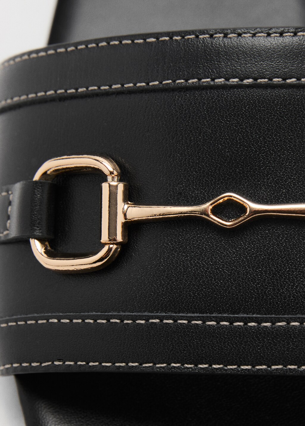 Buckle leather sandals