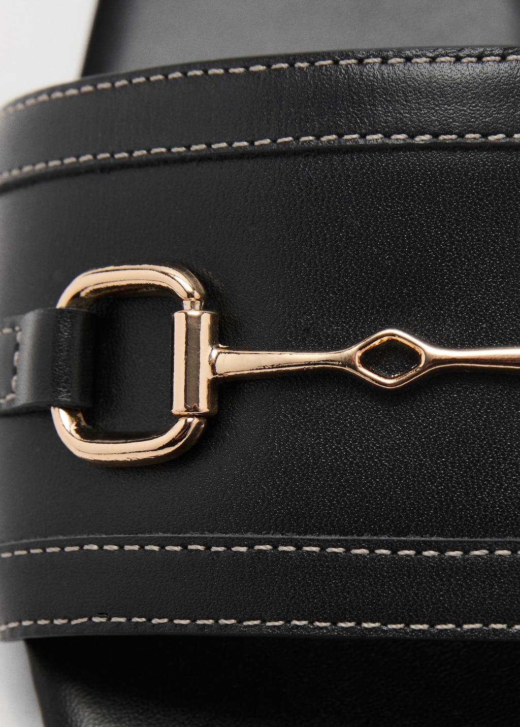 Buckle leather sandals