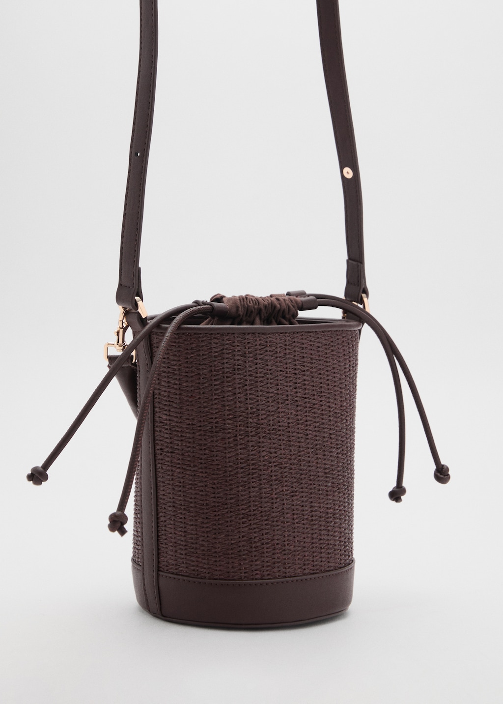 Small raffia bucket bag