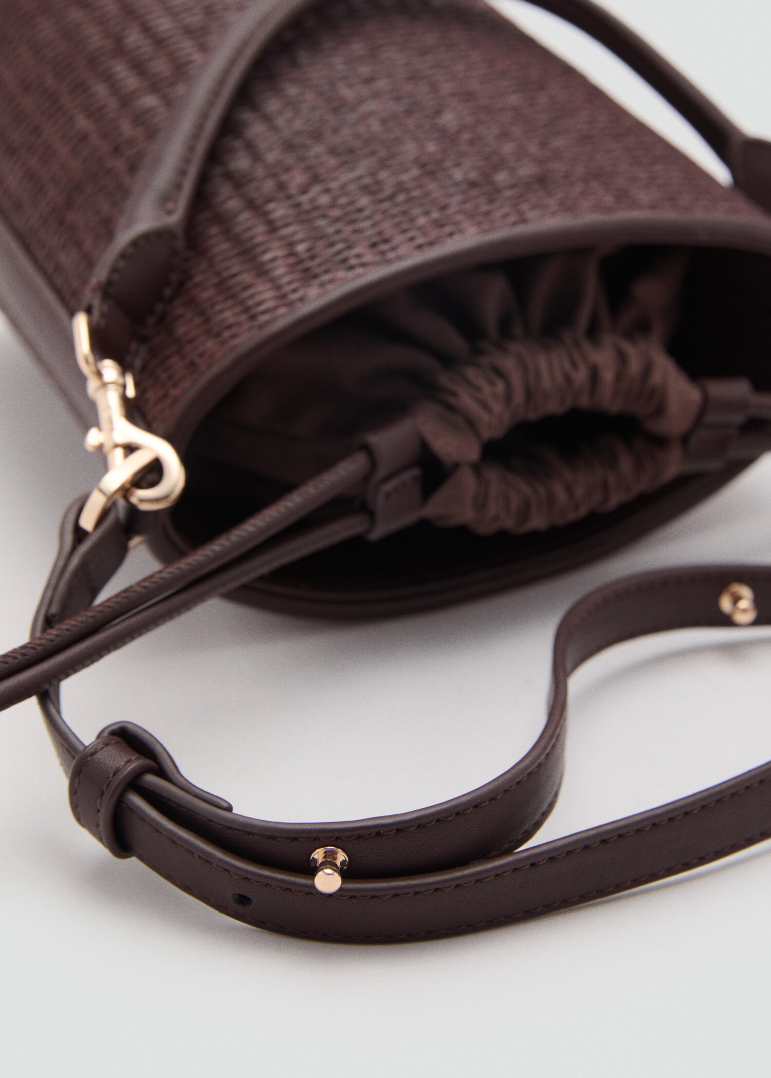 Bolso bucket rafia tamaño pequeño - Detalle del artículo 1