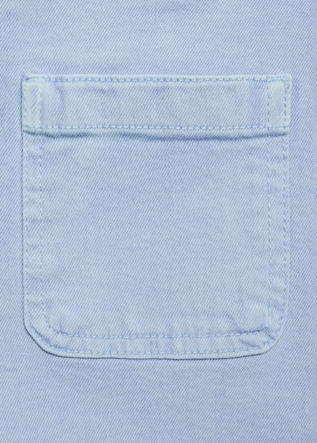 Denim shorts with pockets