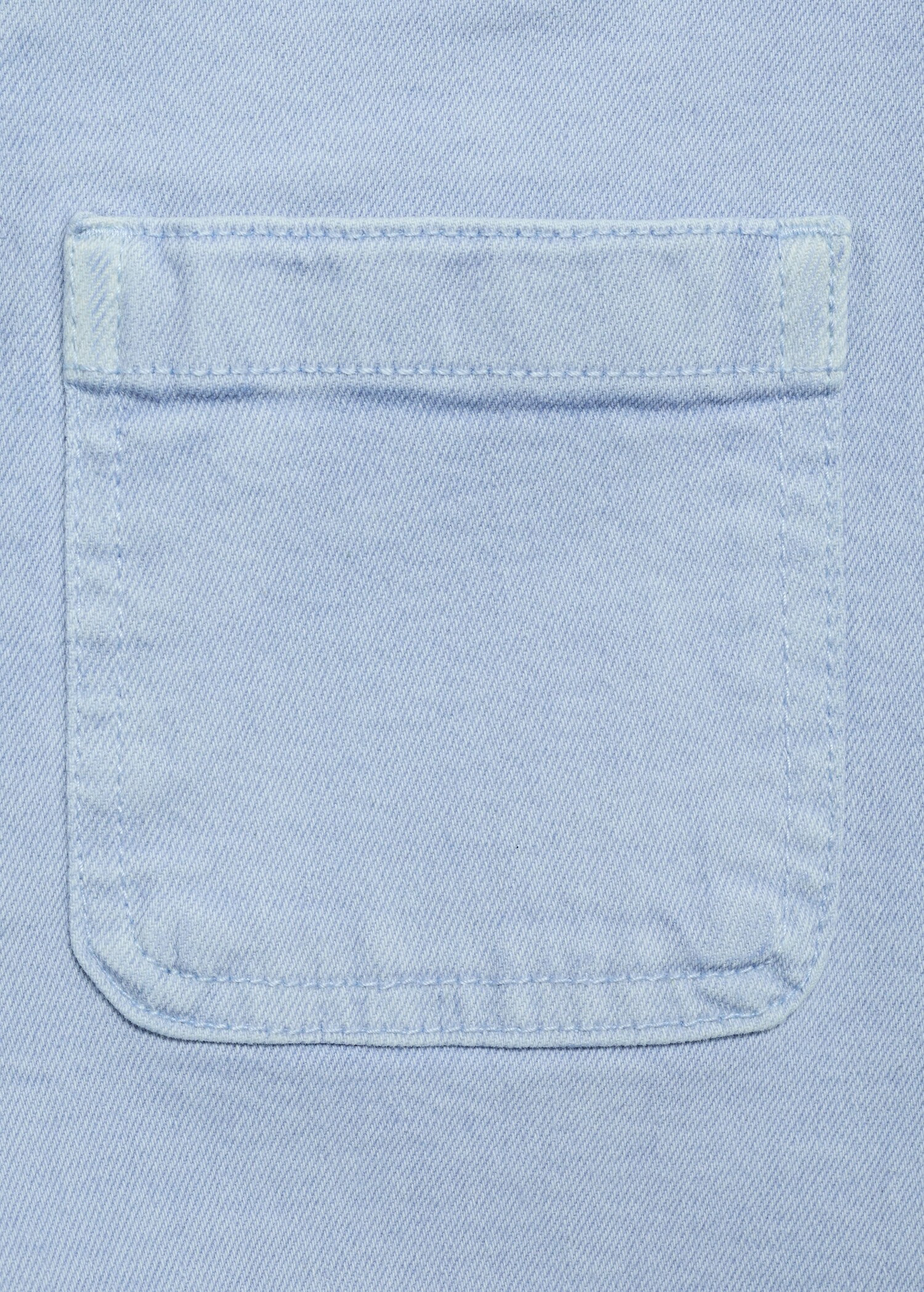Denim shorts with pockets - Details of the article 0
