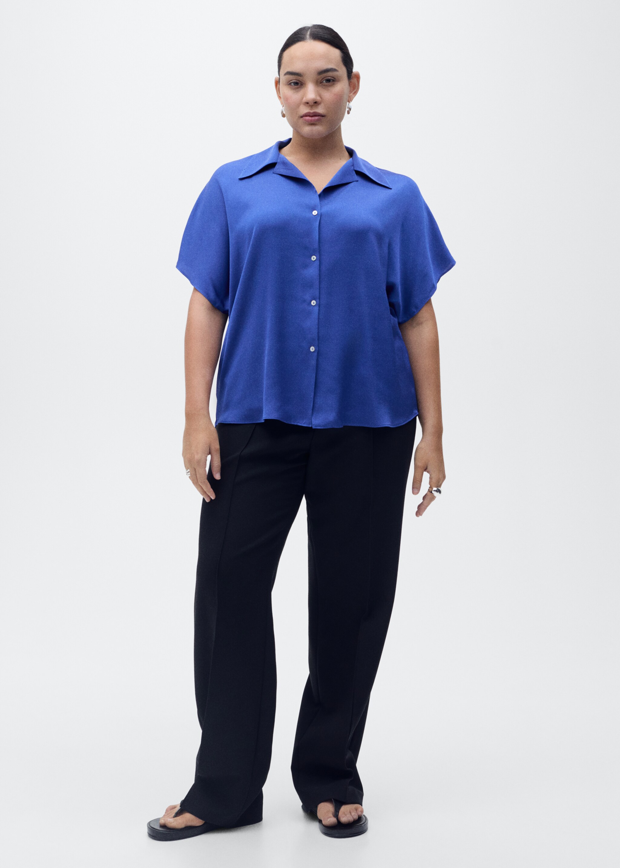 Short-sleeved satin shirt - Details of the article 3