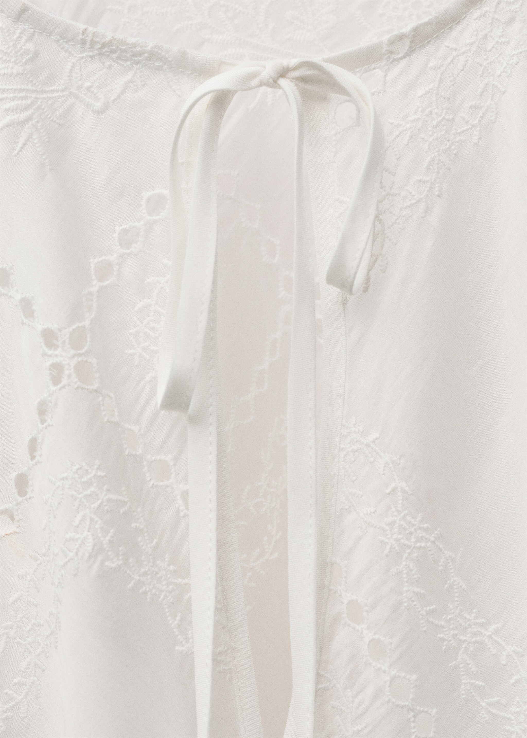 Robe brodée détails ajourés - Détail de l'article 0