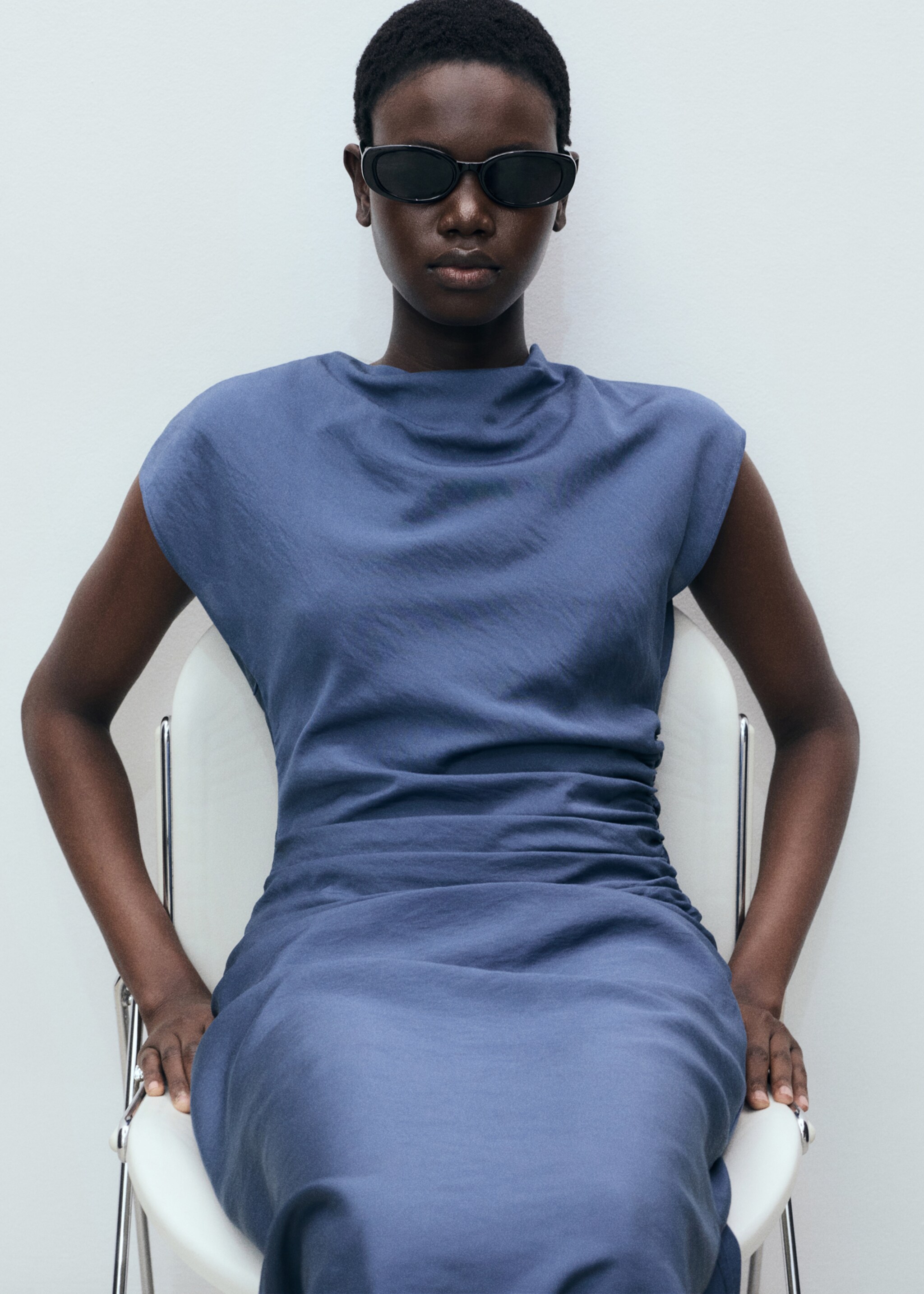 Draped straight dress - Details of the article 2