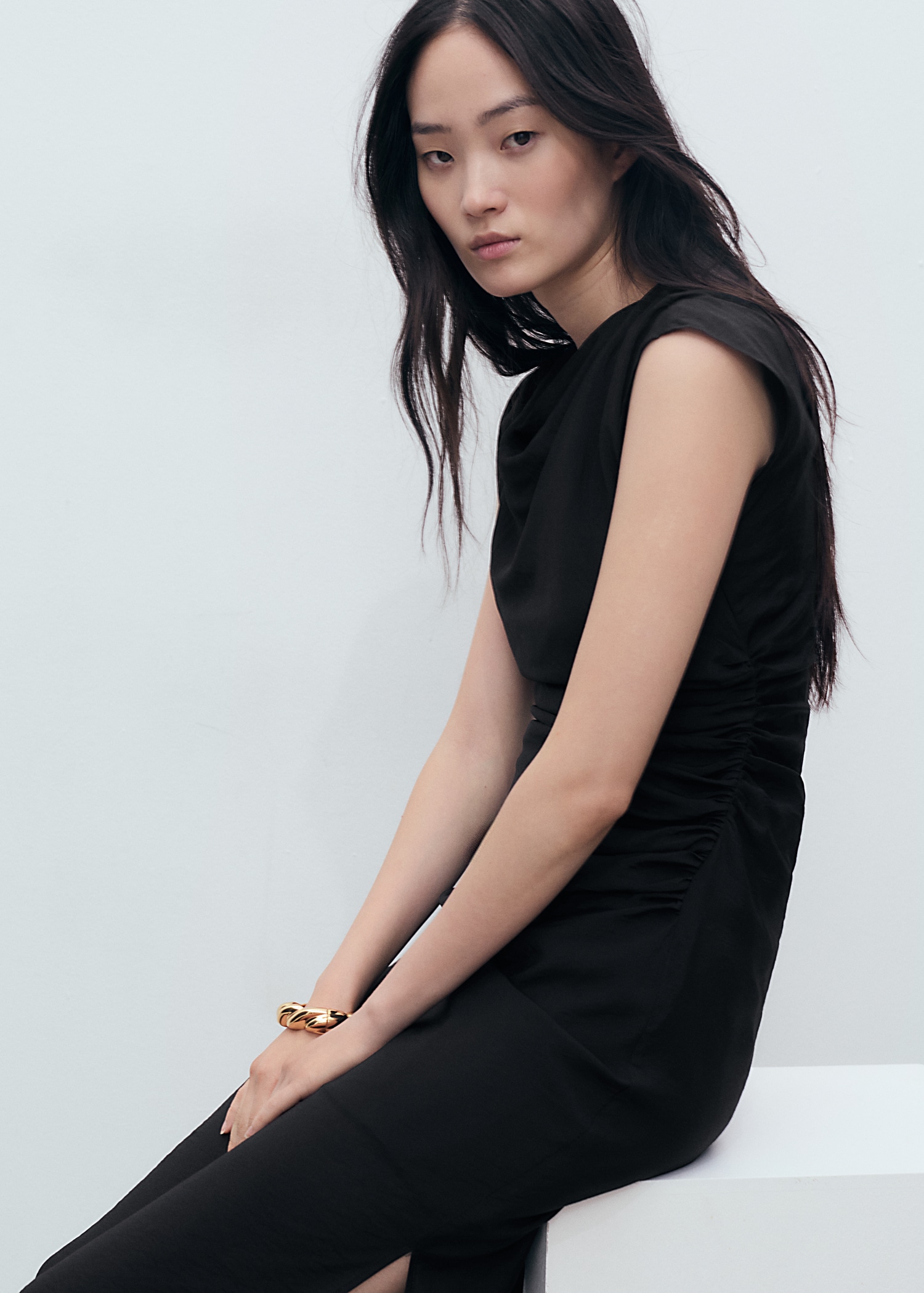 Draped straight dress - Details of the article 2