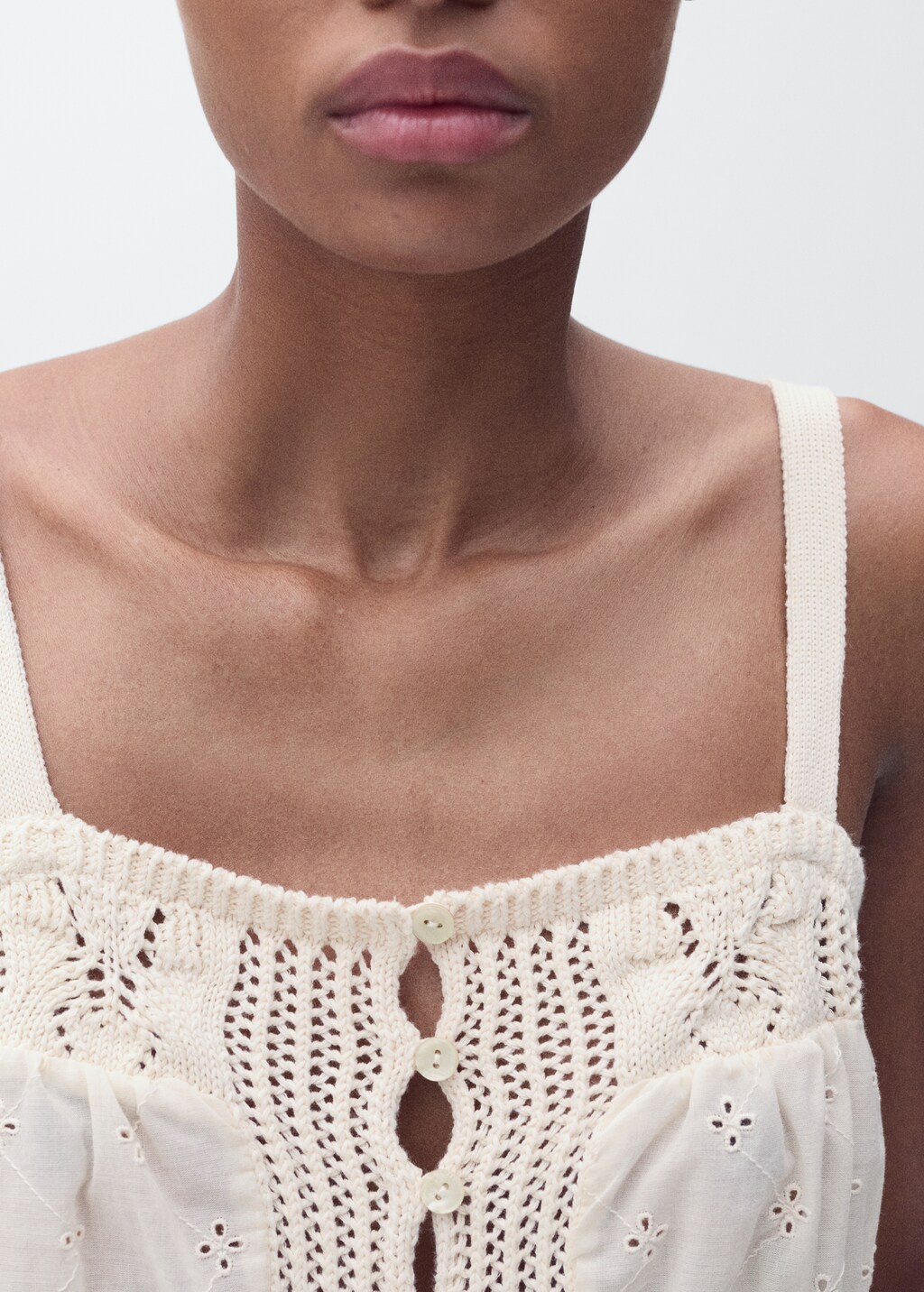 Combined top with lace details