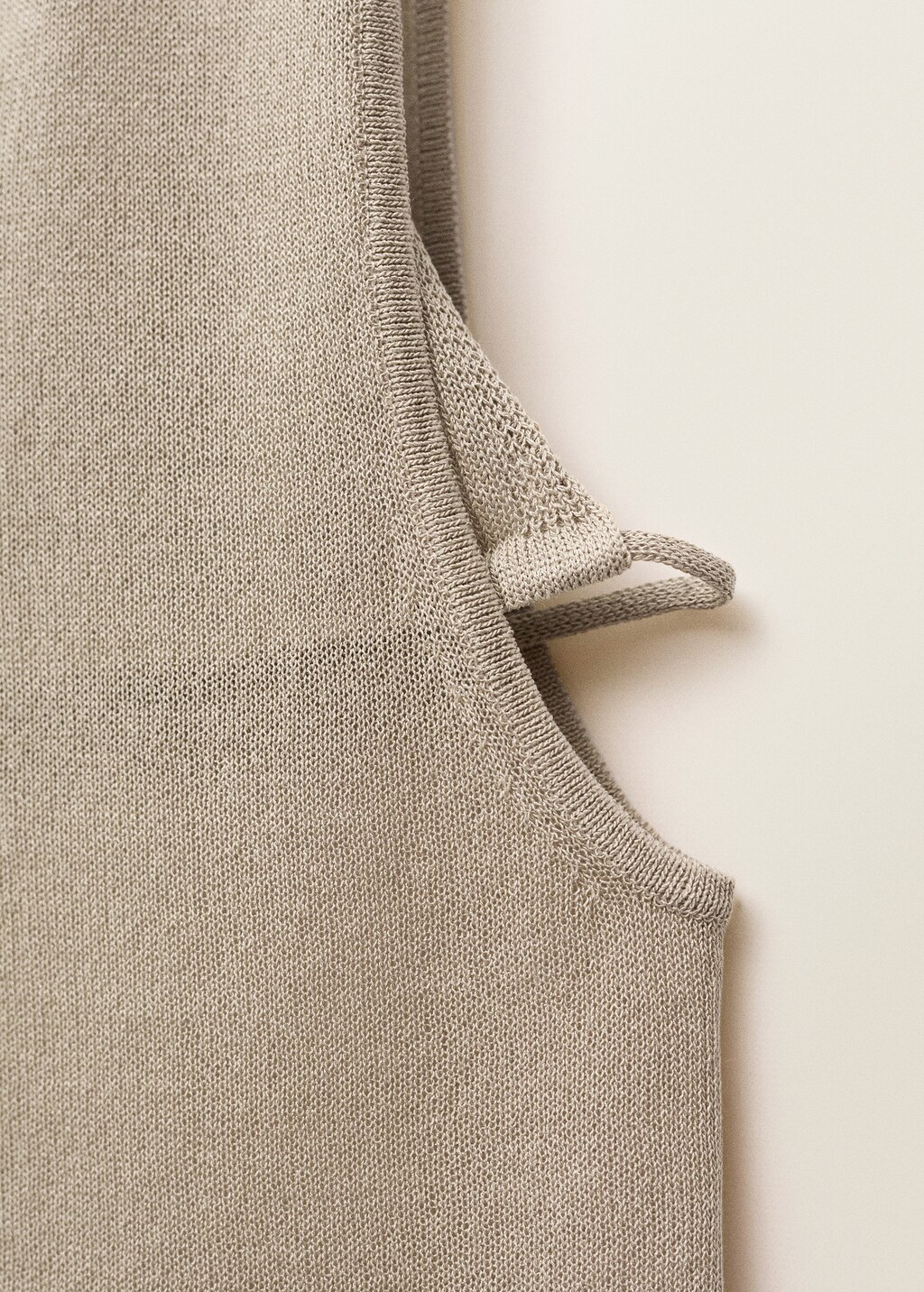 Contrasting knit top