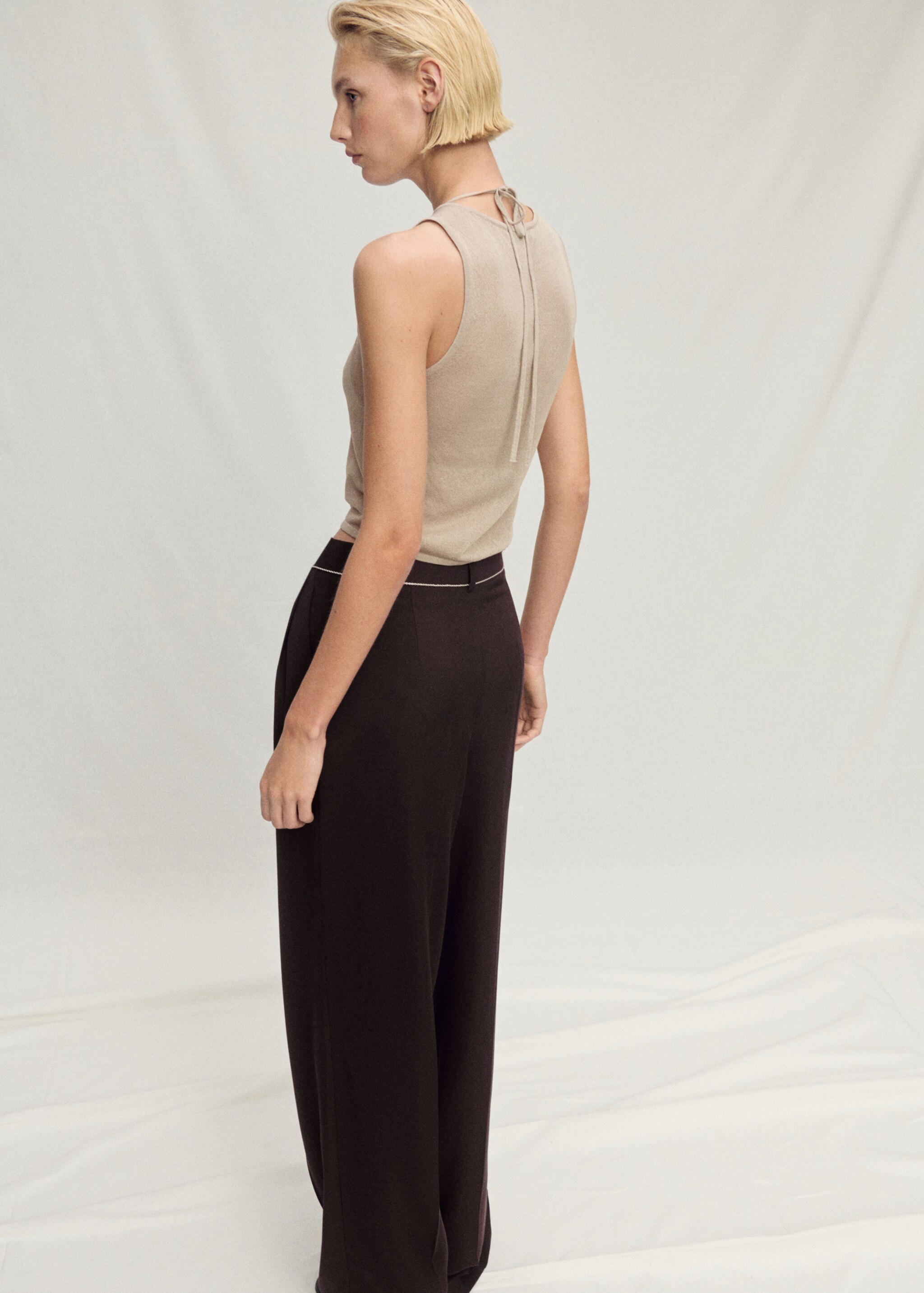 Contrasting knit top - Reverse of the article