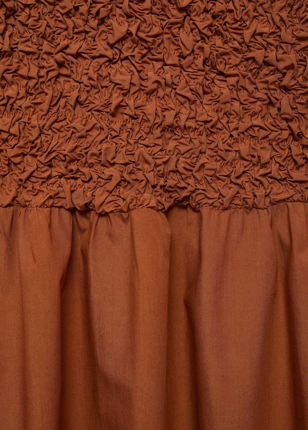 Combined open-back textured dress