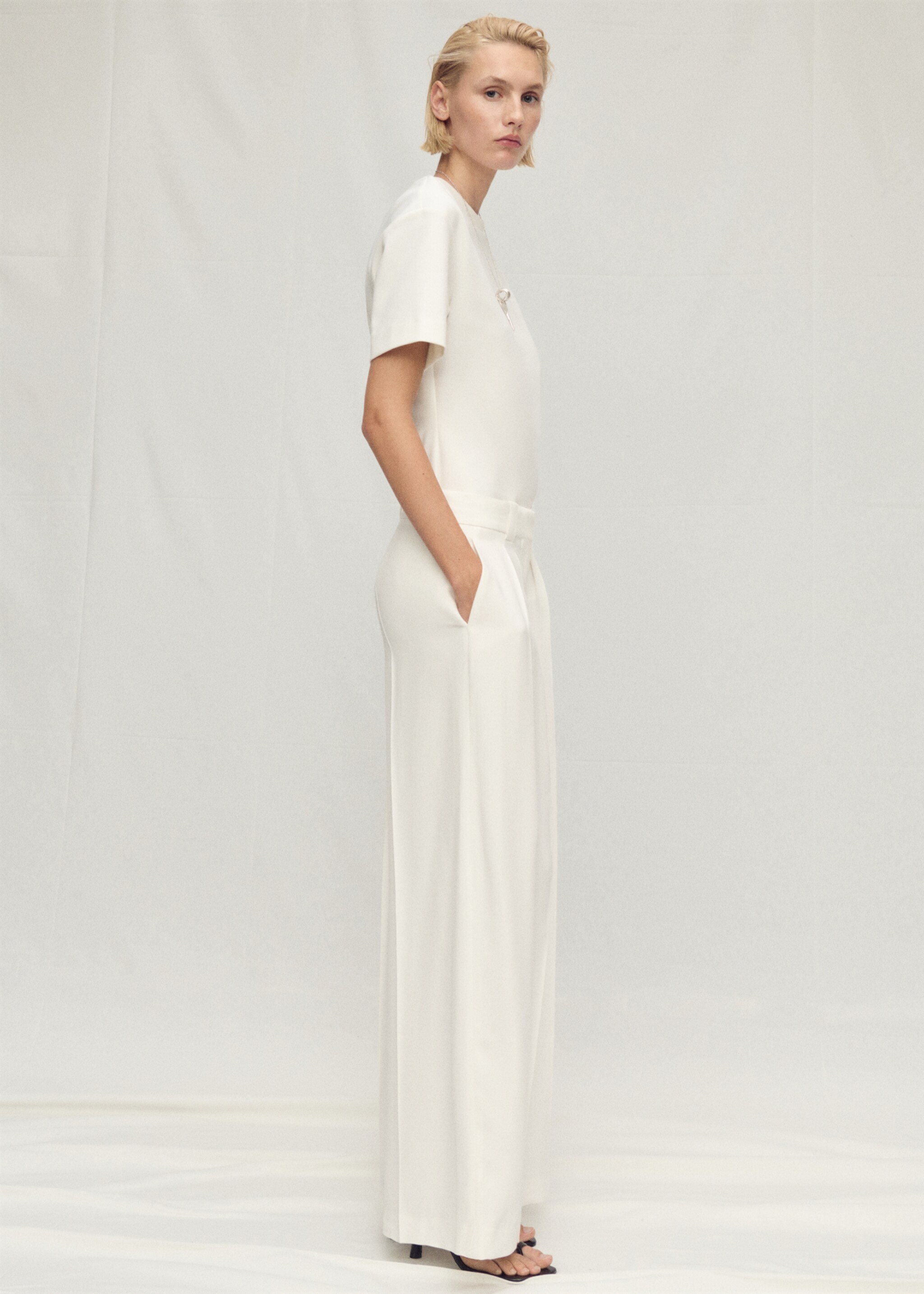 Lyocell suit trousers with pleats - Details of the article 2
