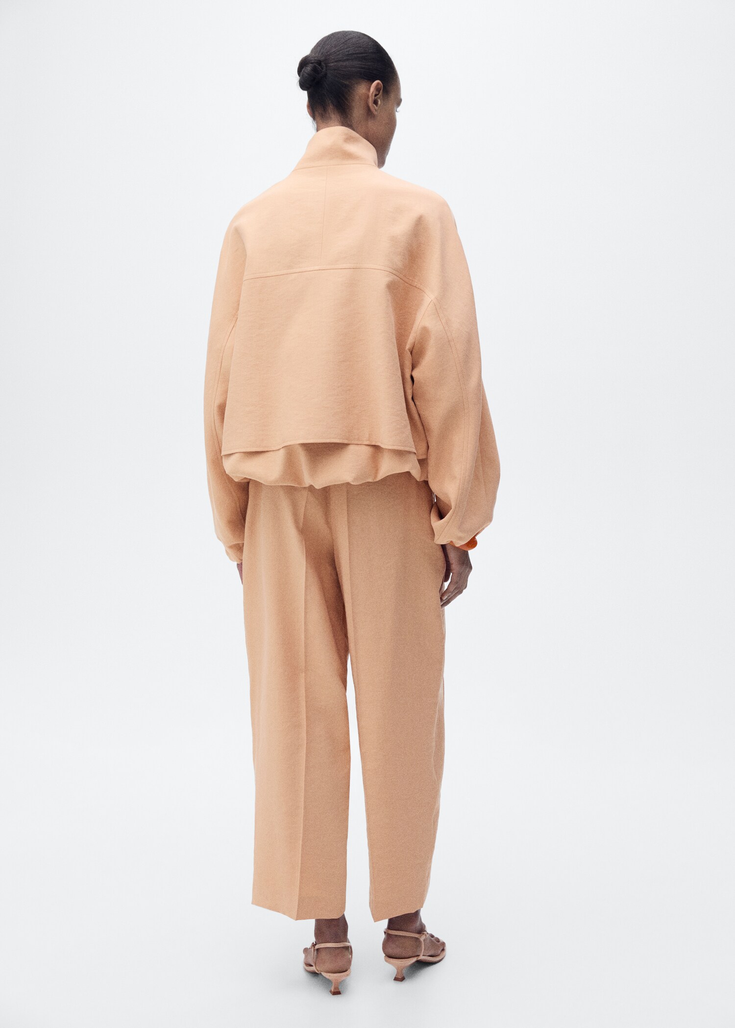 Straight-fit lyocell trousers with pleats - Reverse of the article