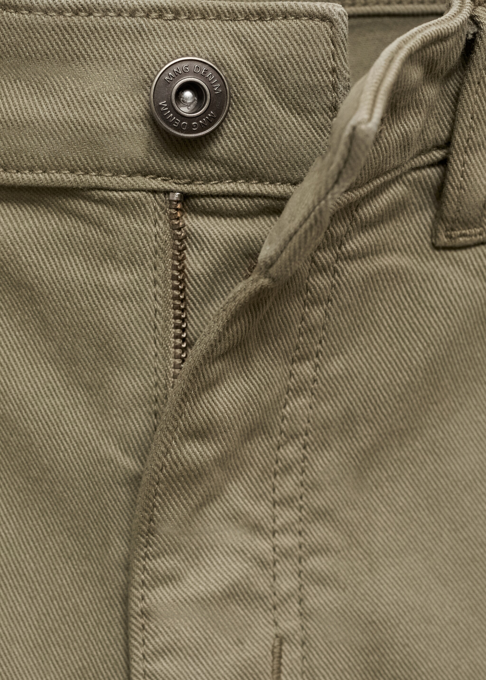 Slim fit cotton Bermuda shorts - Details of the article 0
