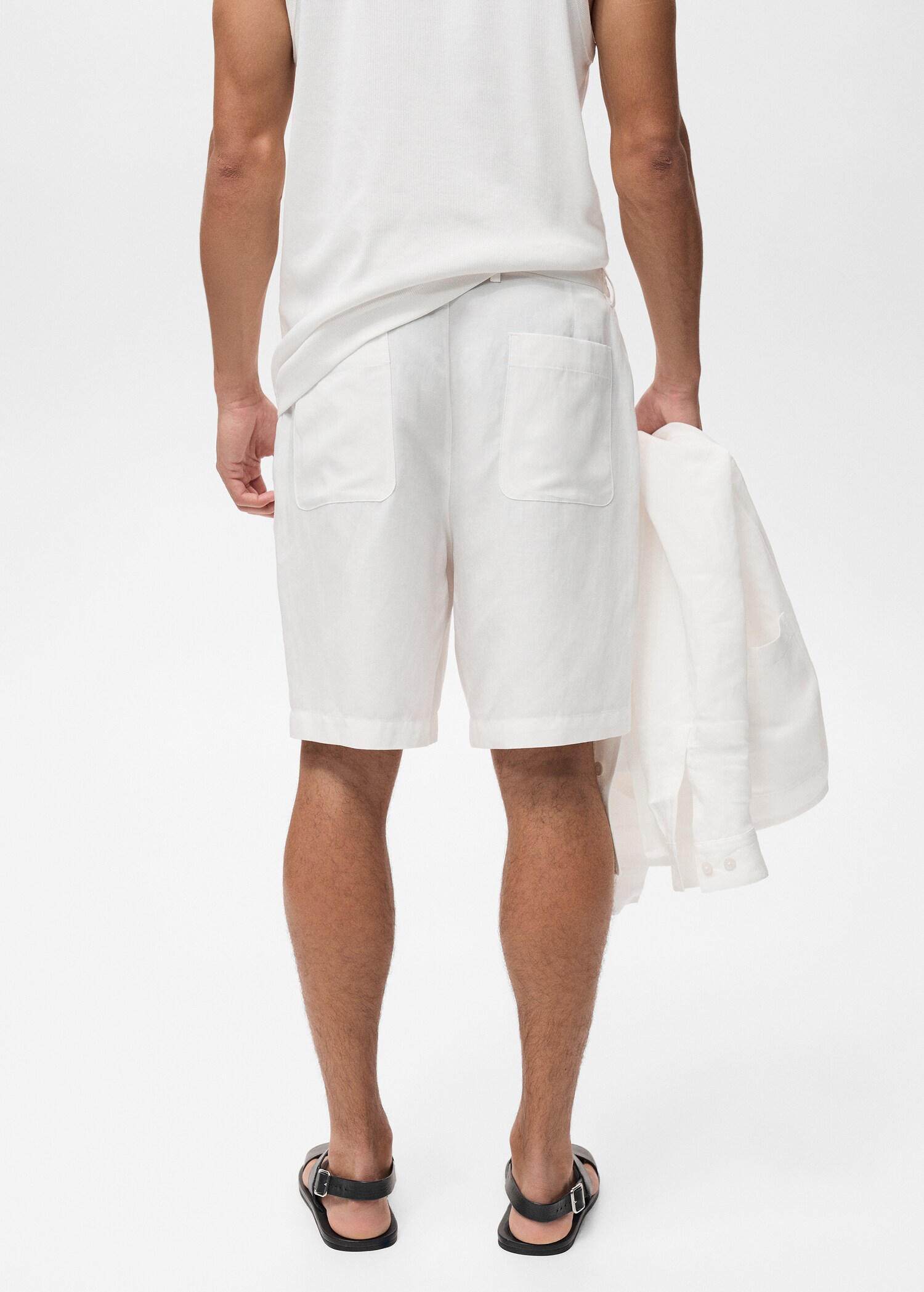 Linen lyocell slim-fit bermuda shorts - Reverse of the article