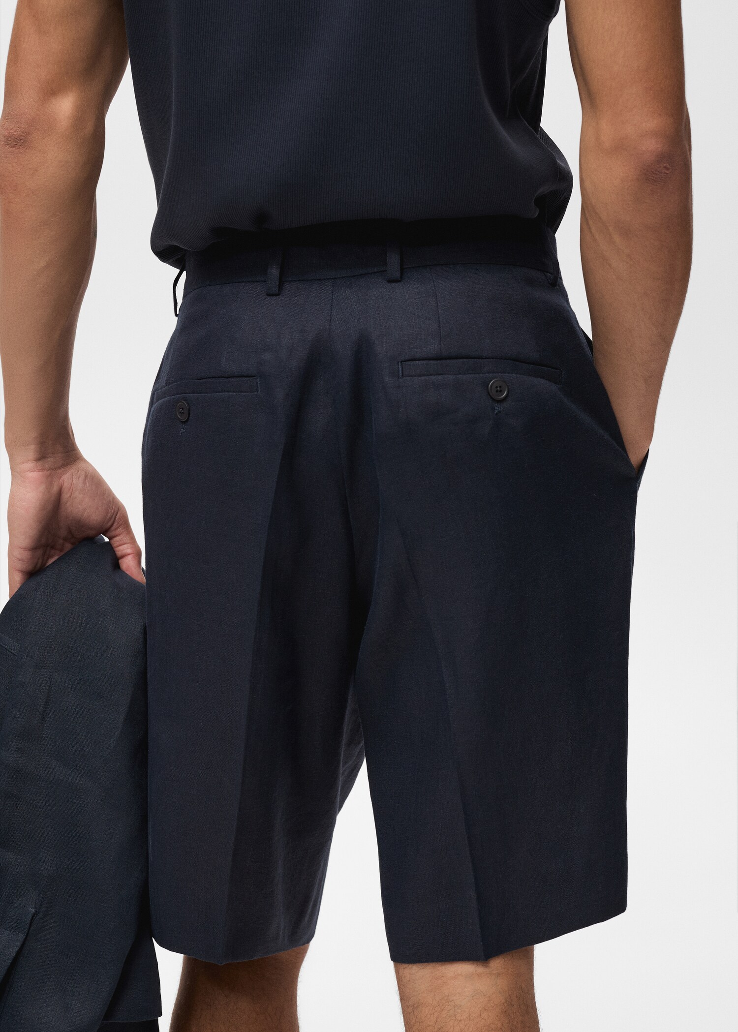 Slim-fit 100% linen bermuda shorts - Details of the article 6