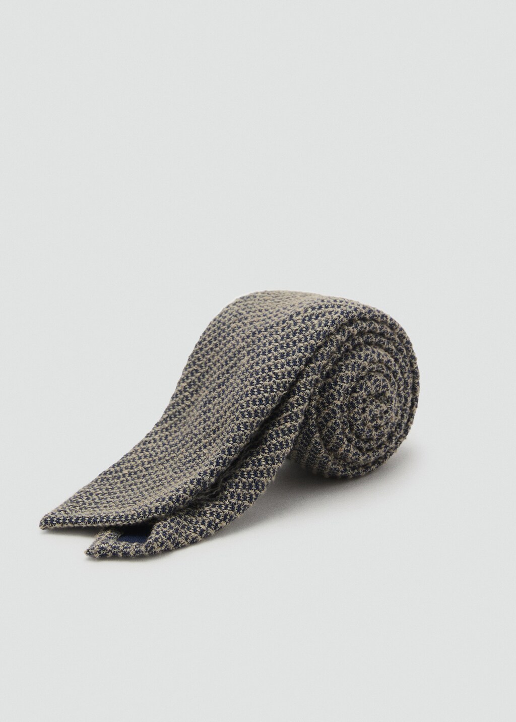 小物 Unlikely Tie Wool Serge Structured wool tie - Men | MANGO USA