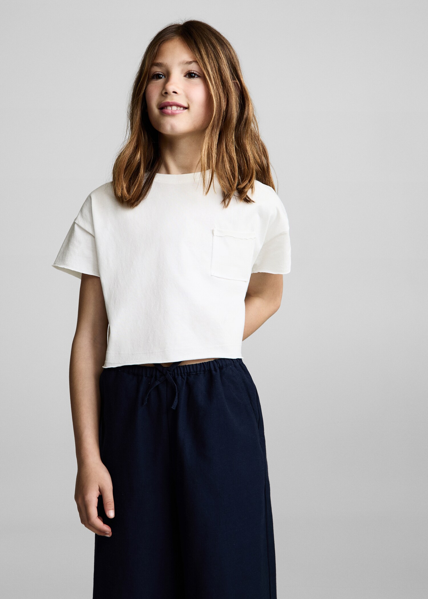 T-shirt crop poche - Plan moyen