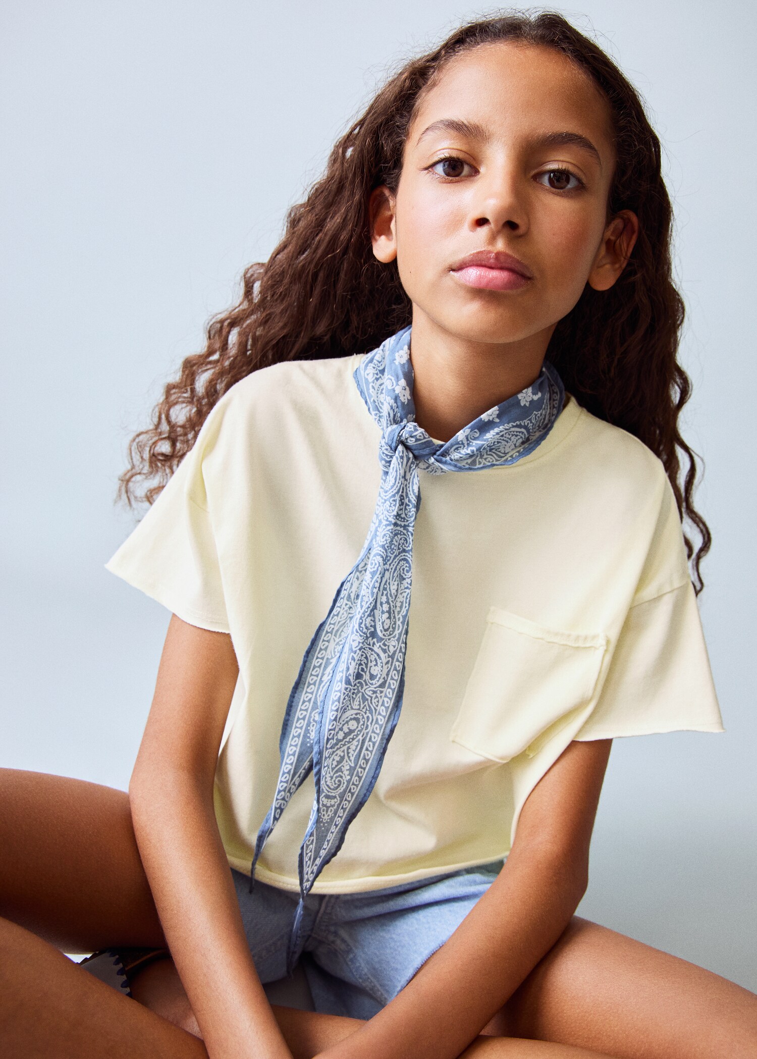Cropped t-shirt with pocket - Details of the article 1