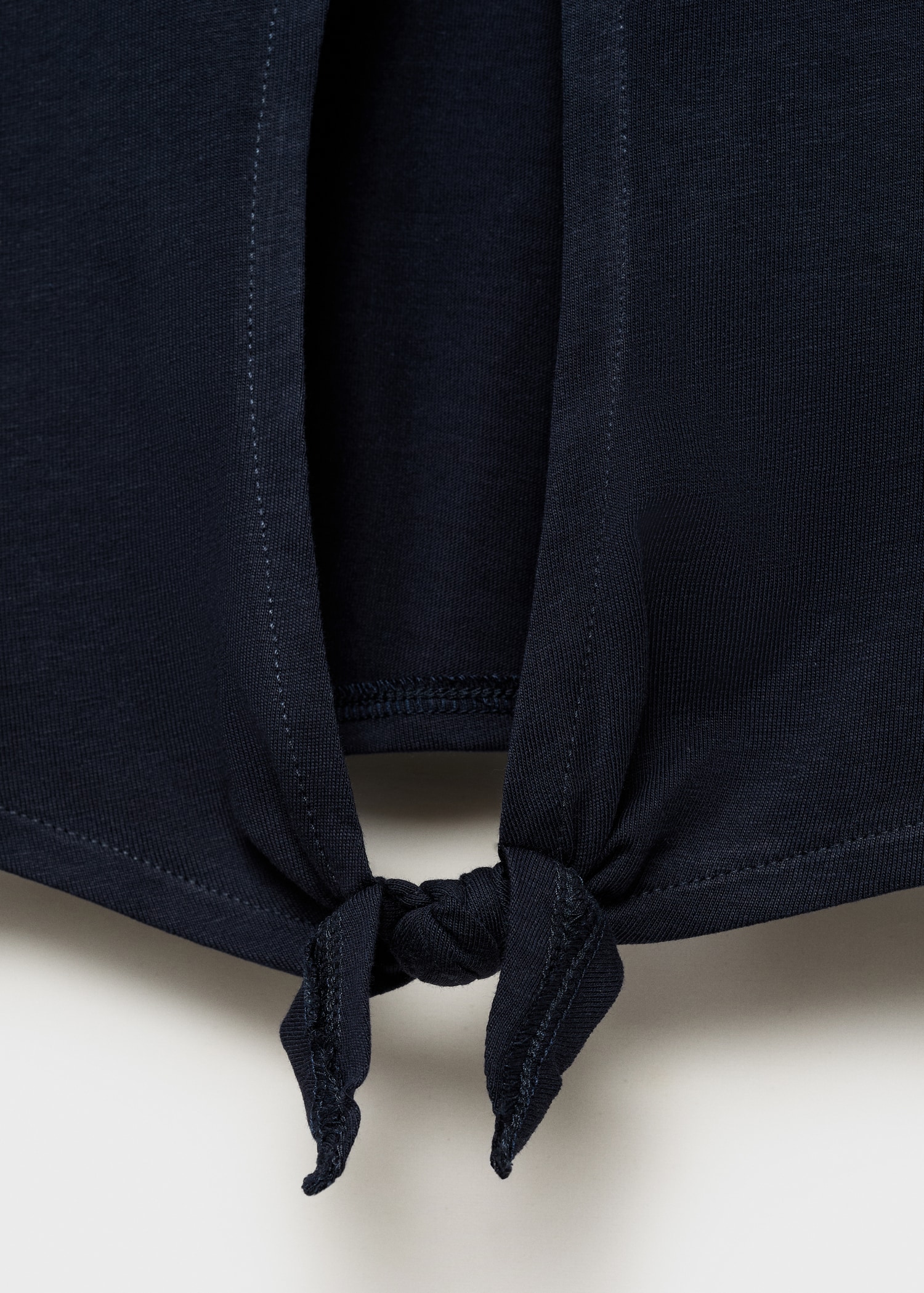 Kurzshirt mit Schlitz - Detail des Artikels 0
