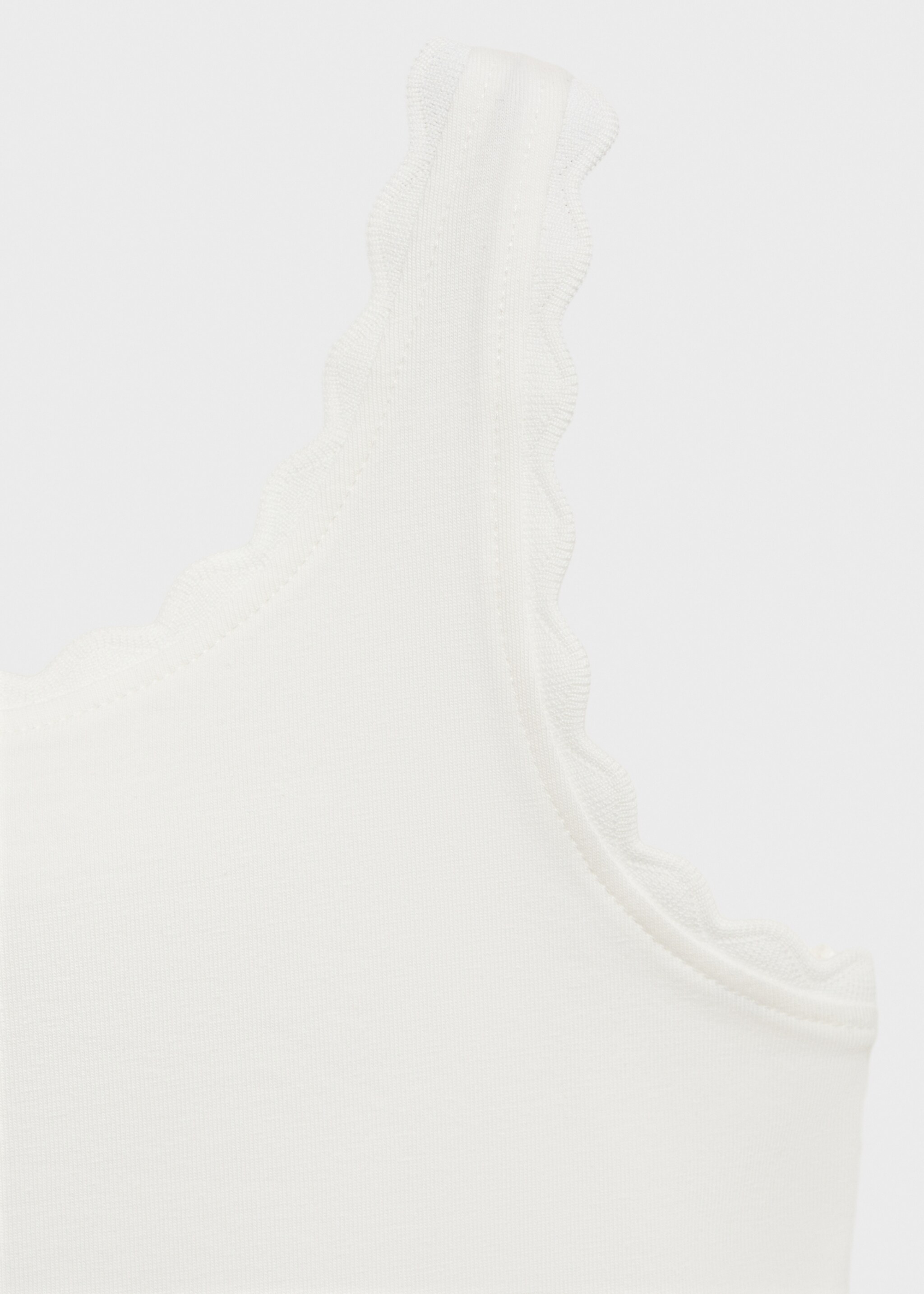 Tank top with embroidered detail - Details of the article 8