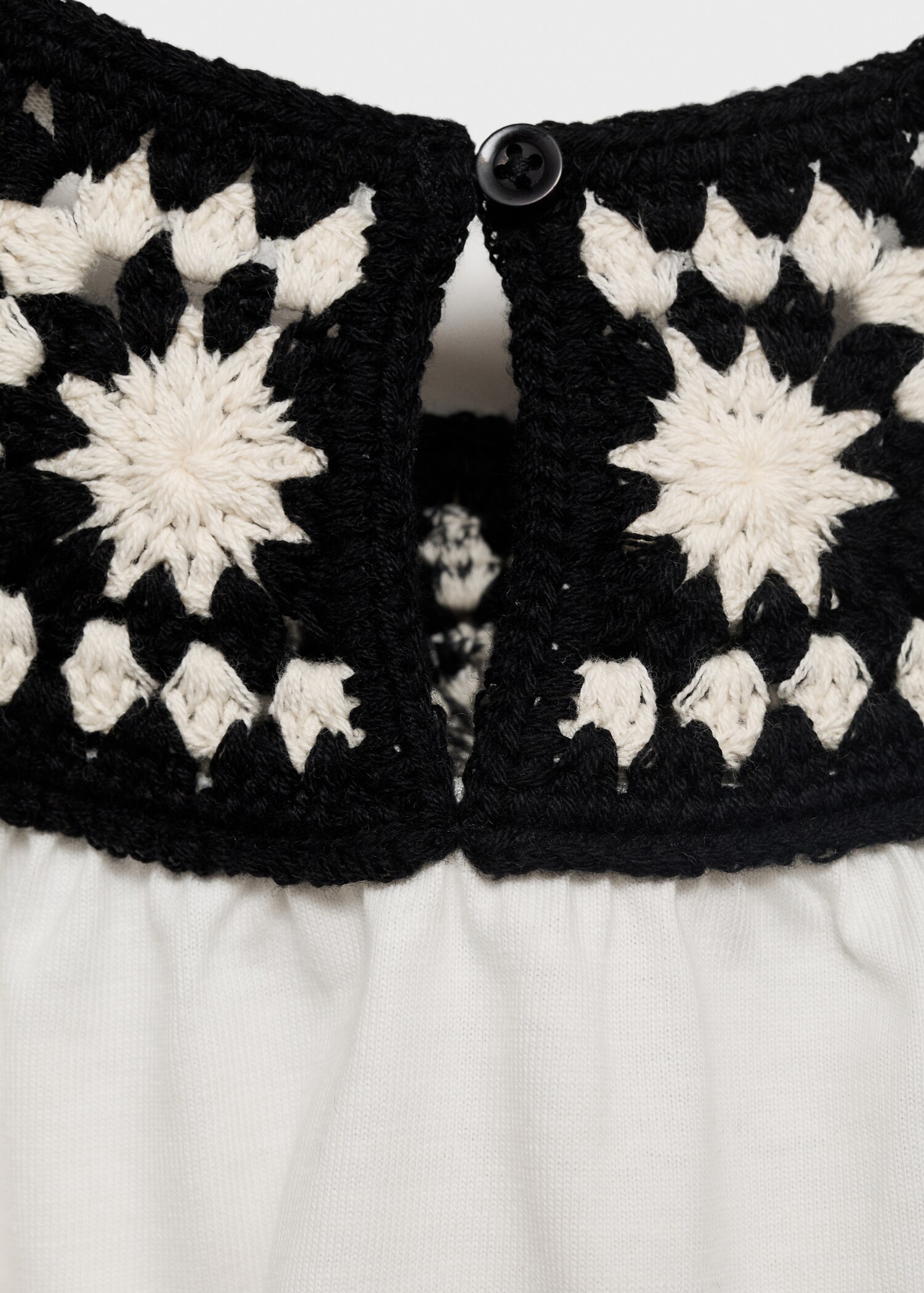 Crochet T-shirt - Details of the article 8