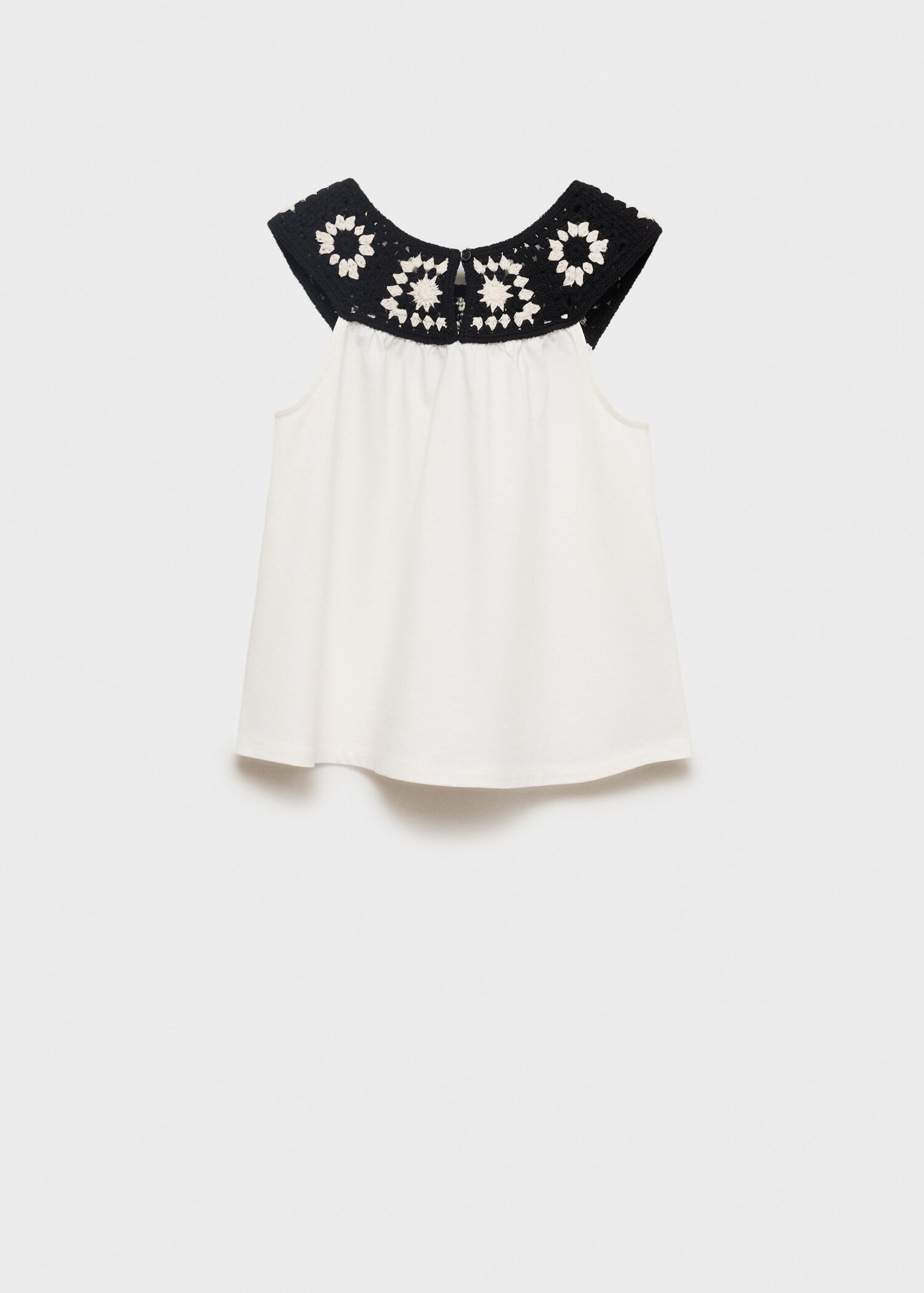 Crochet T-shirt - Reverse of the article