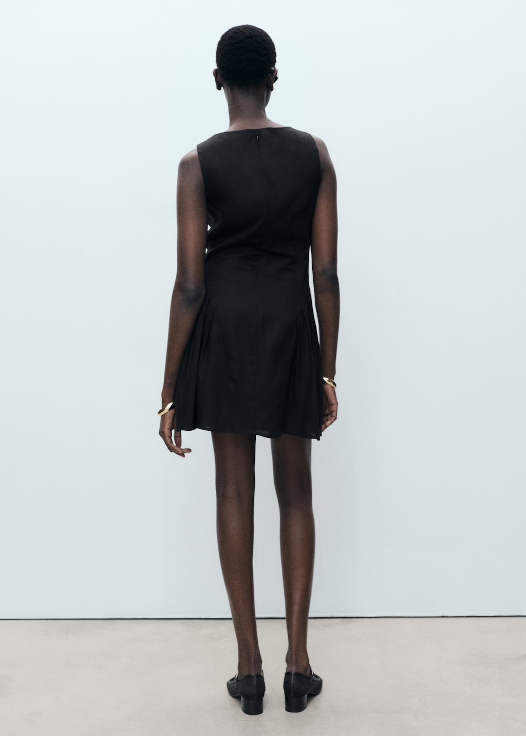 Linen-blend dress with pleats