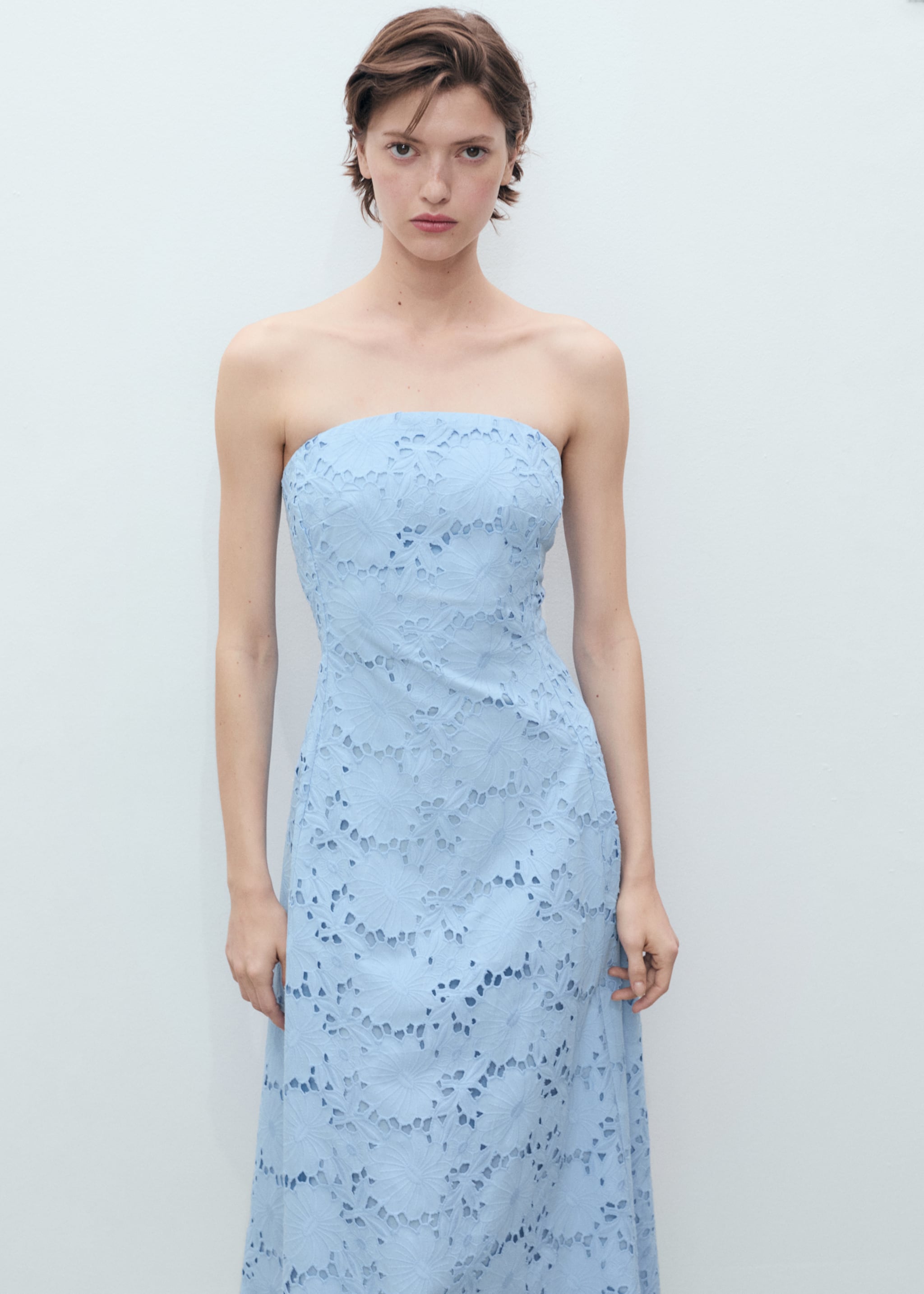 Vestido palabra de honor bordado inglés - Plano medio