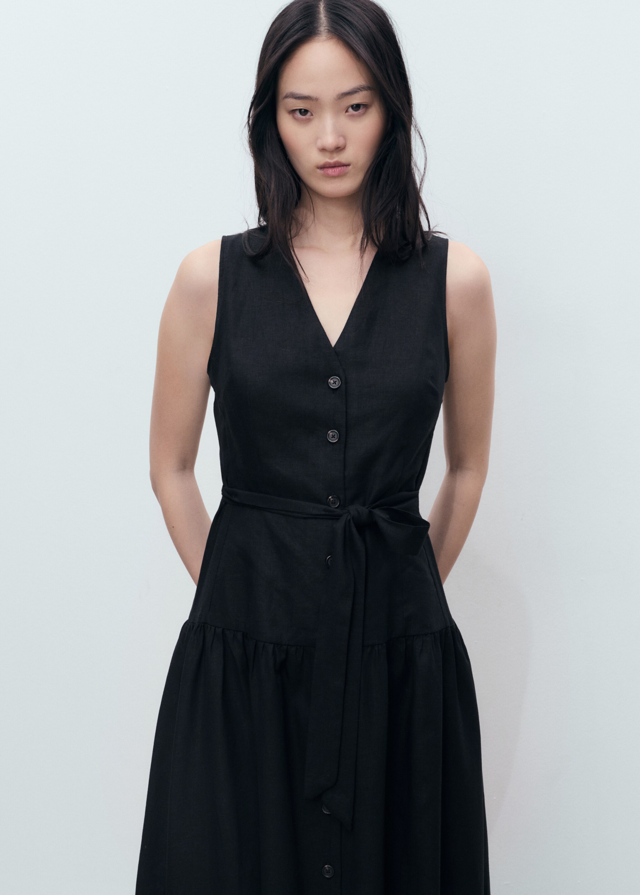 Vestido midi lino cinturón - Plano medio