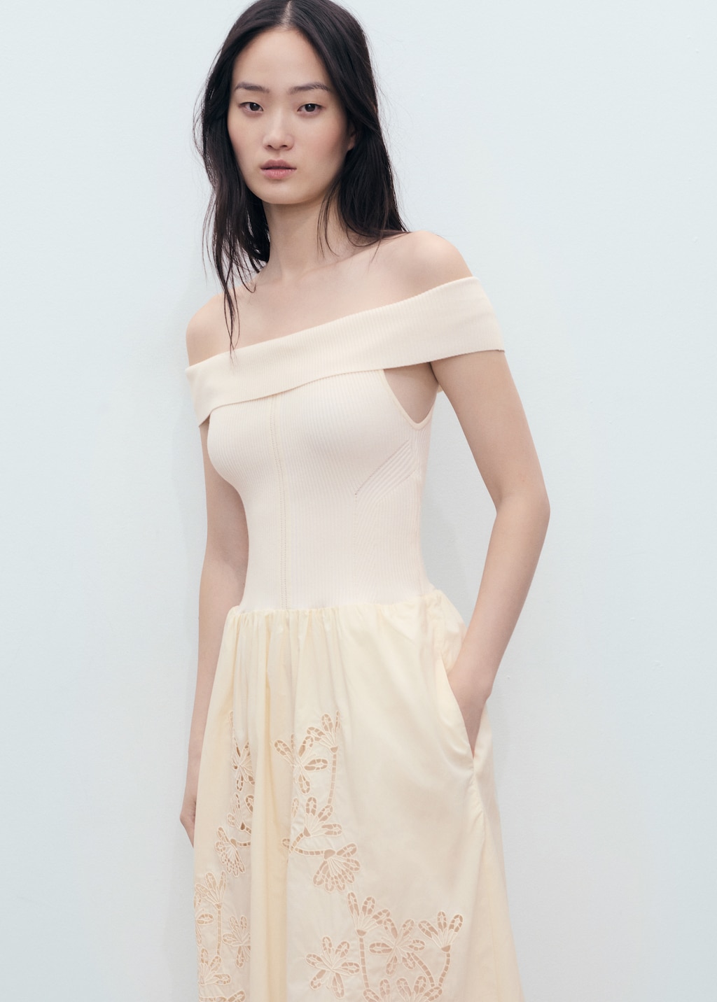 Combined dress with embroidered details