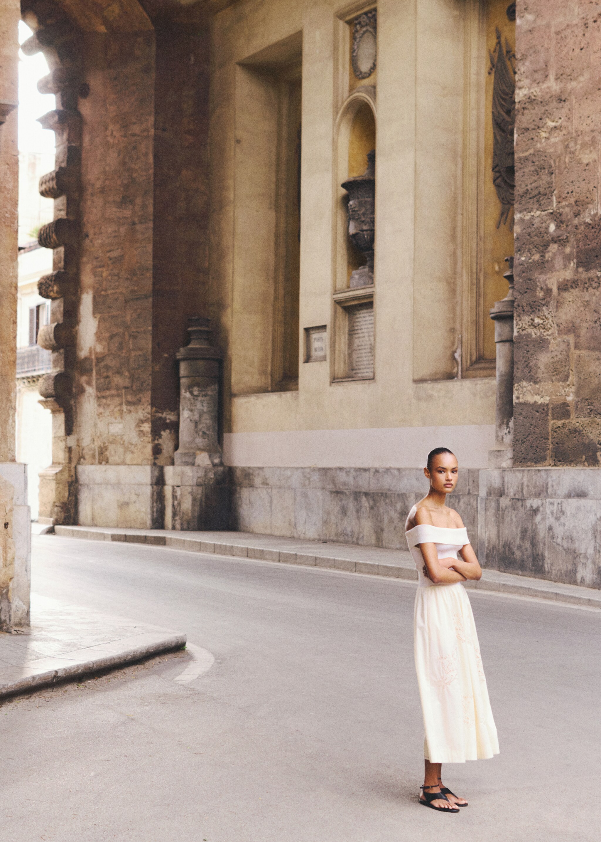 Combined dress with embroidered details - Details of the article 6