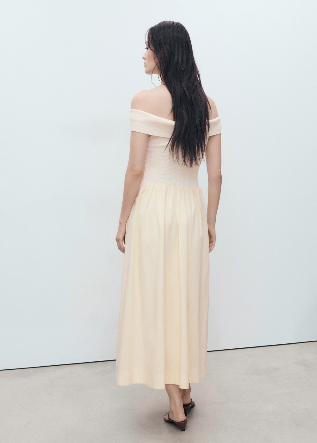Combined dress with embroidered details - image 3