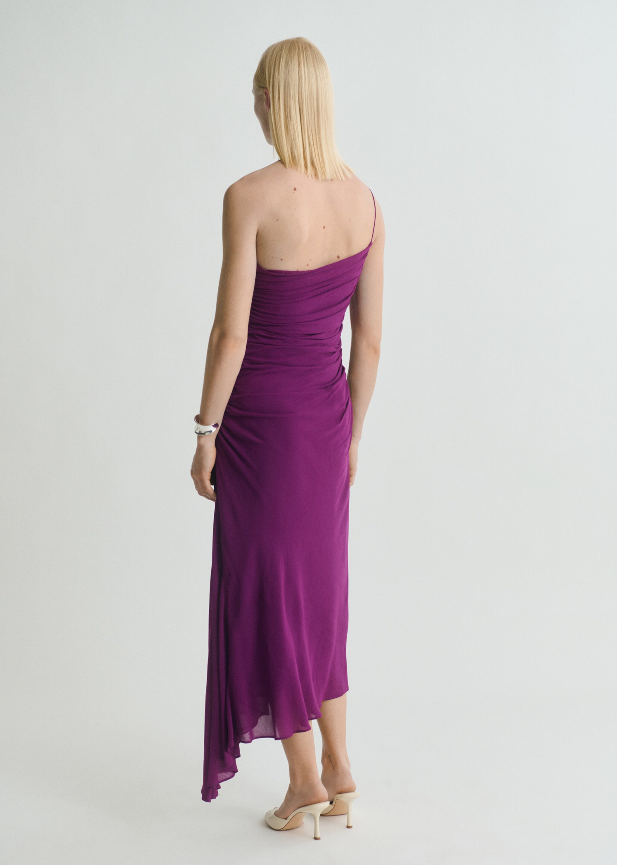Robe asymétrique fronces sur les côtés - Verso de l’article