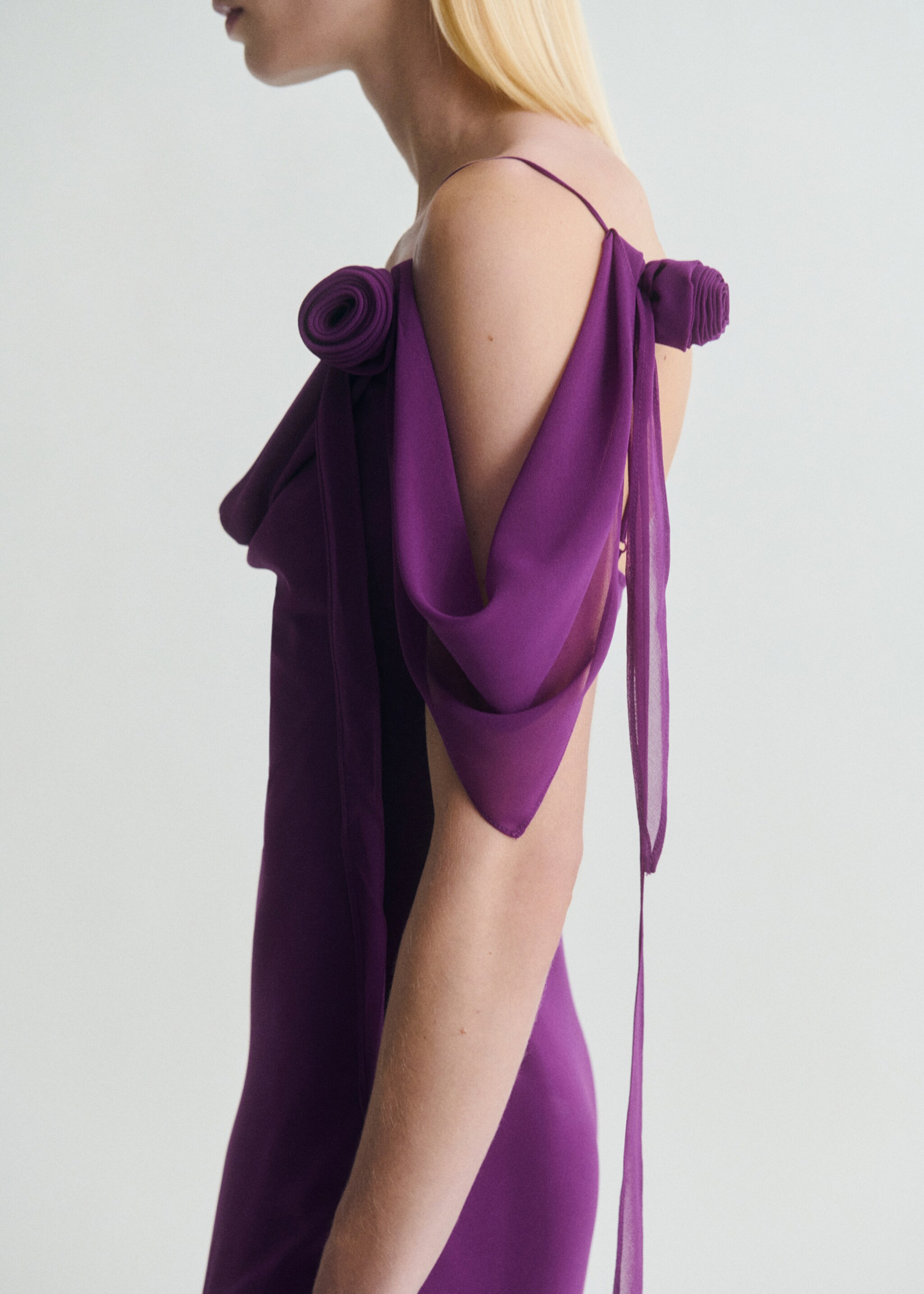 Draped dress with flower detail - Detail van het artikel 6