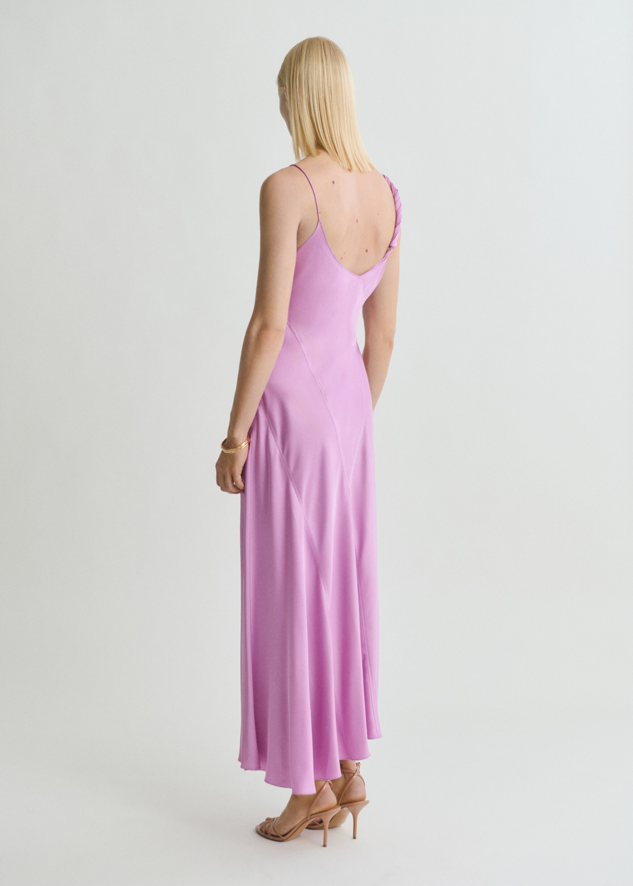 Asymmetrical satin dress - Reverse of the article
