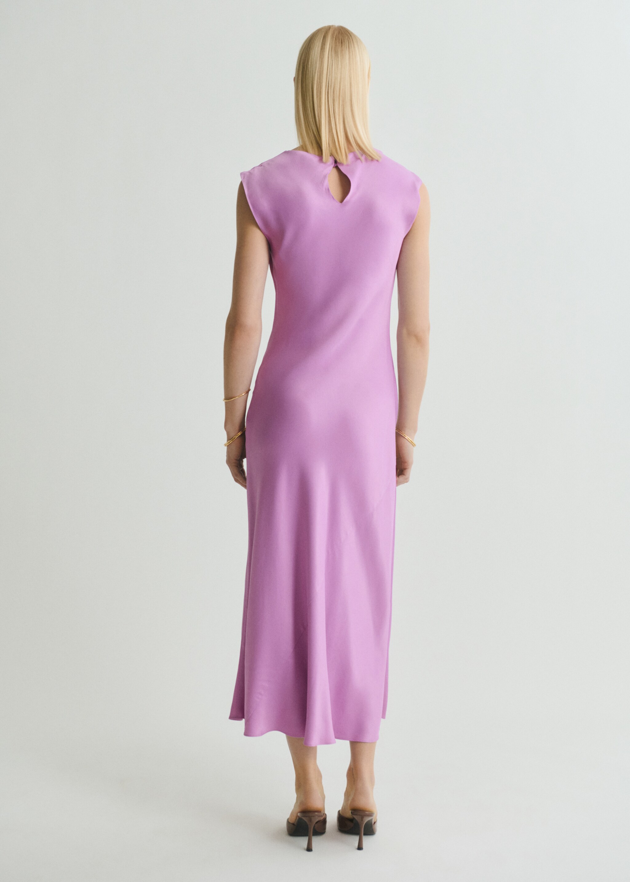 Vestido midi satinado - Reverso del artículo