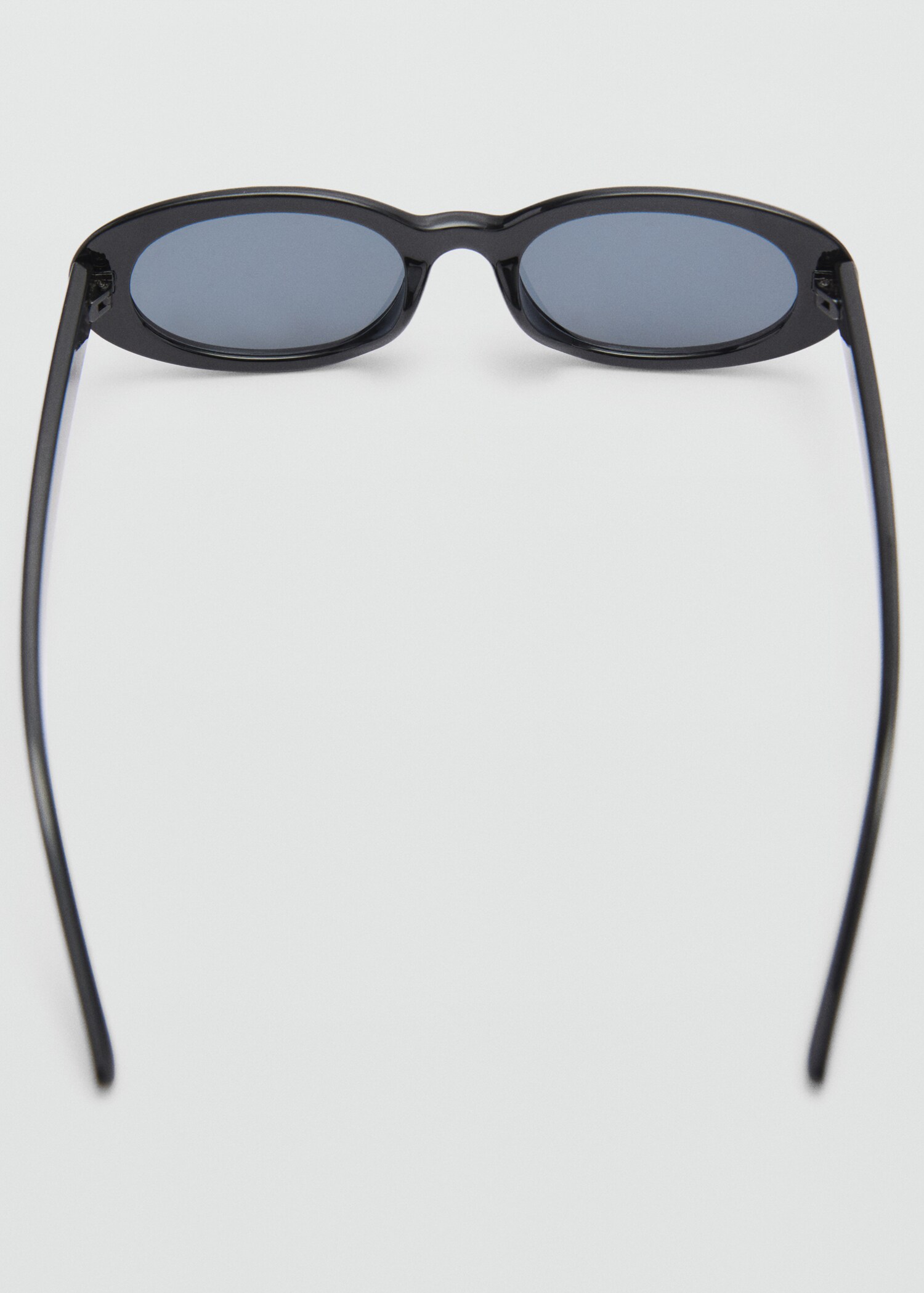 Oval frame sunglasses - Details of the article 1