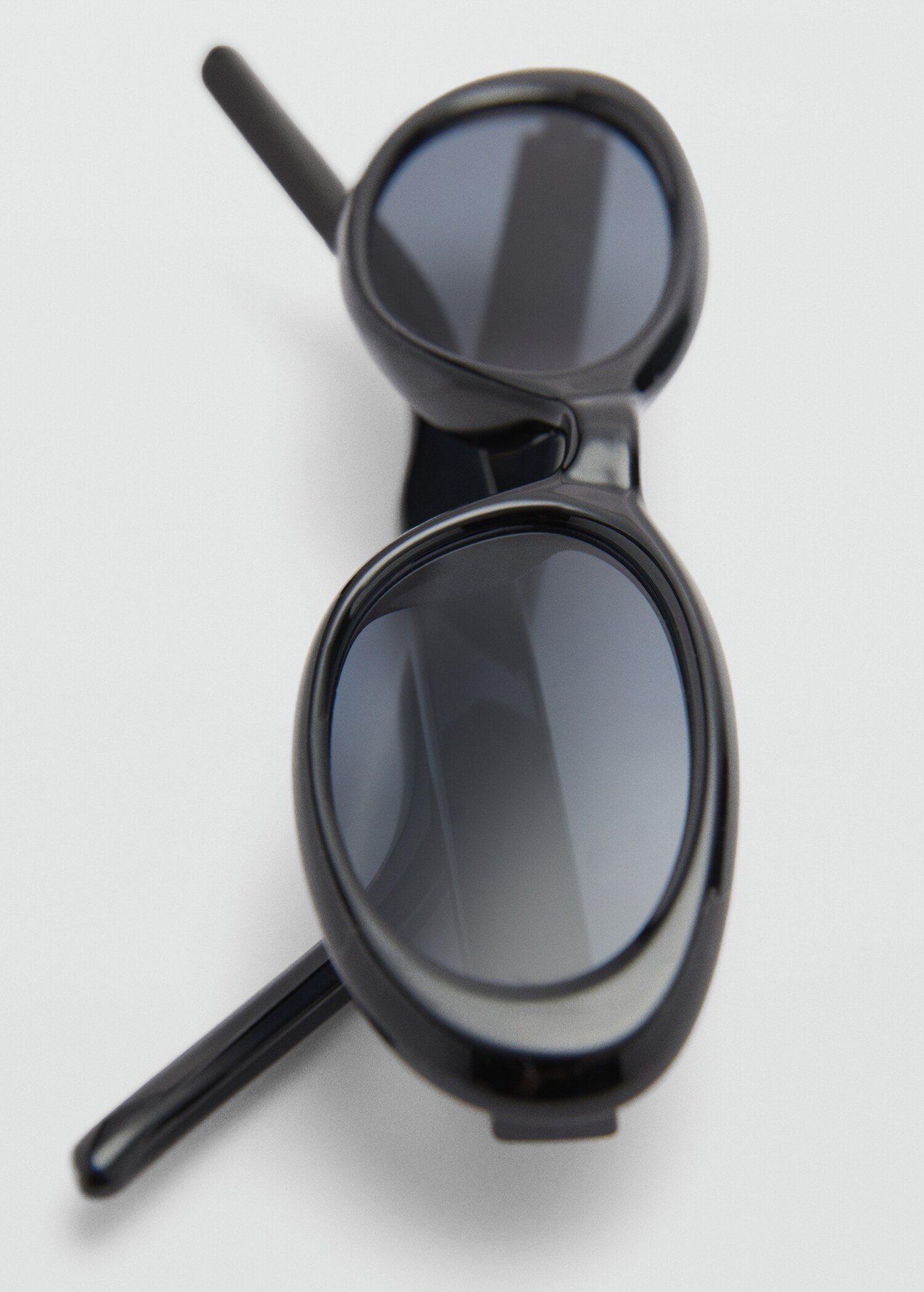 Oval frame sunglasses - Details of the article 2