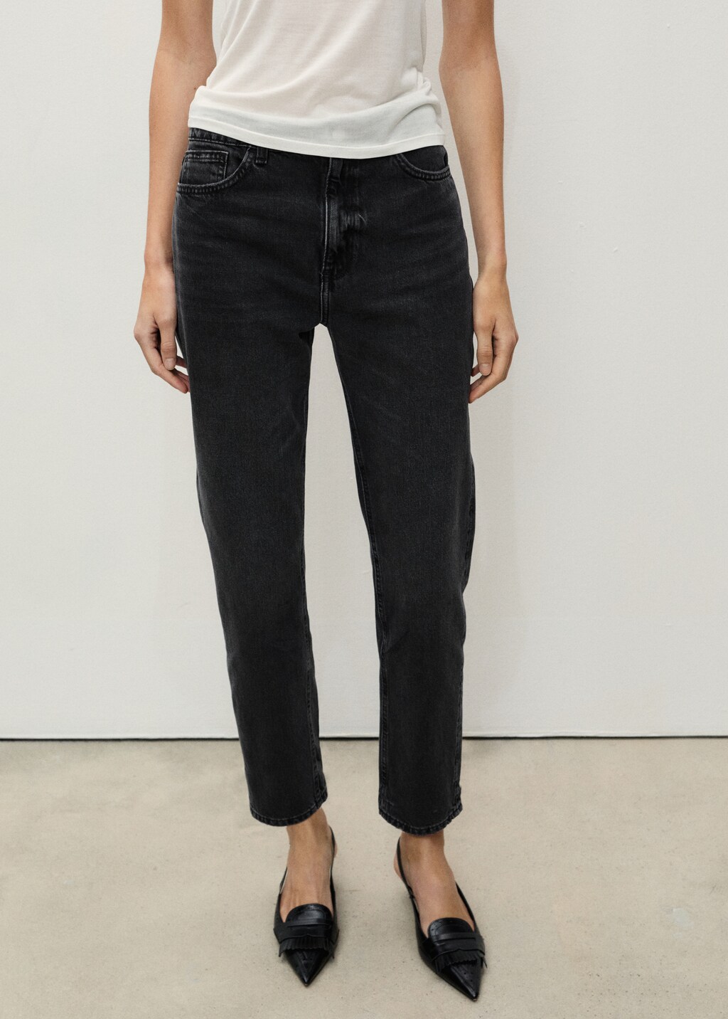 Mom2000 high-rise jeans - Women | MANGO China